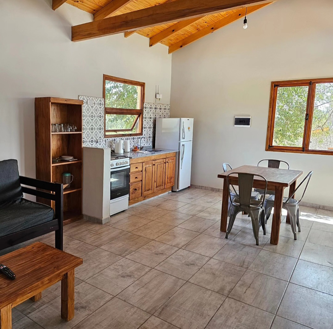 System.Collections.Generic.List`1[BluePillow.Application.SearchEngine.Dto.PhotoDto]?.ElementAt(1)?.Caption