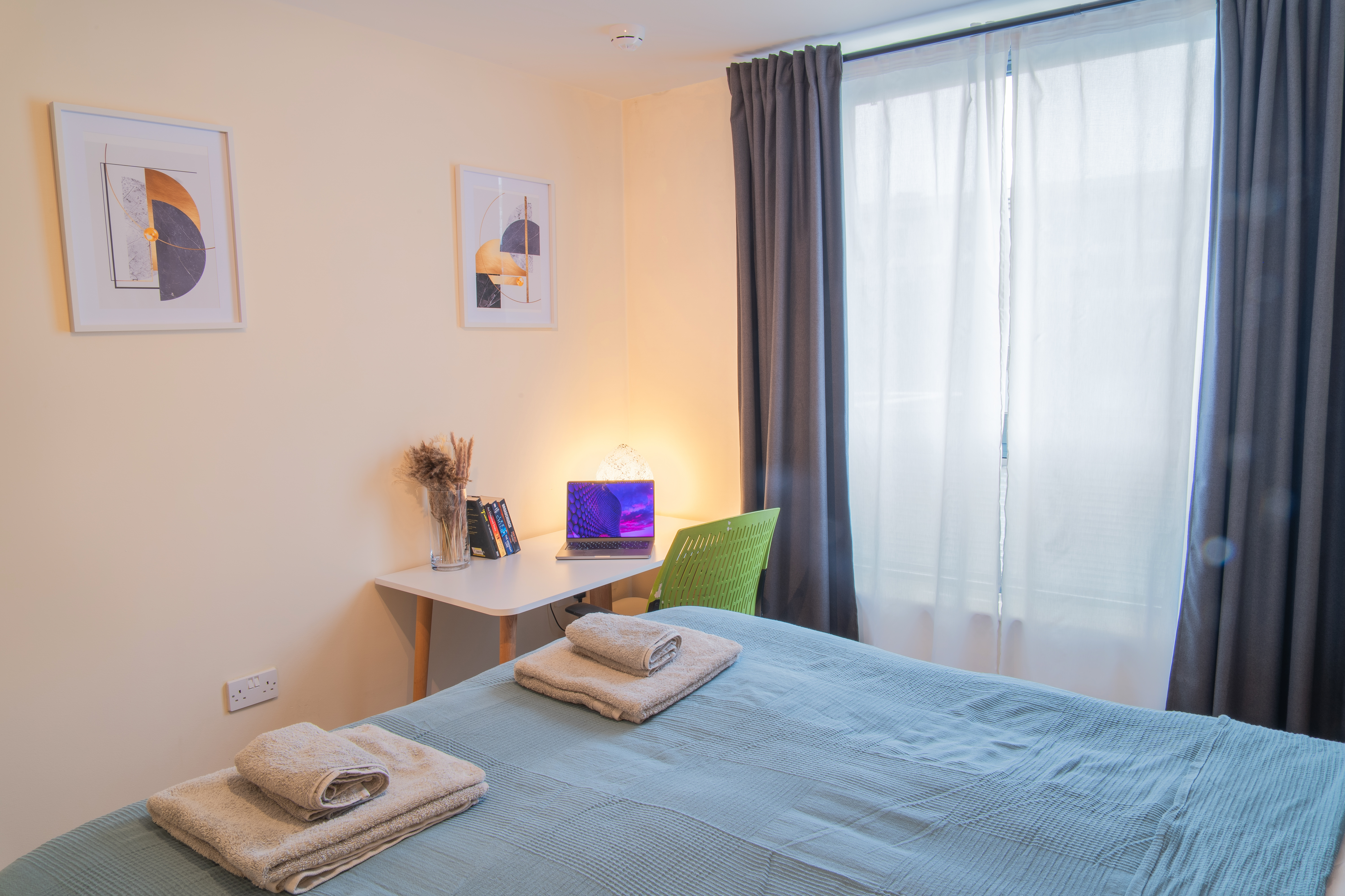 System.Collections.Generic.List`1[BluePillow.Application.SearchEngine.Dto.PhotoDto]?.ElementAt(2)?.Caption