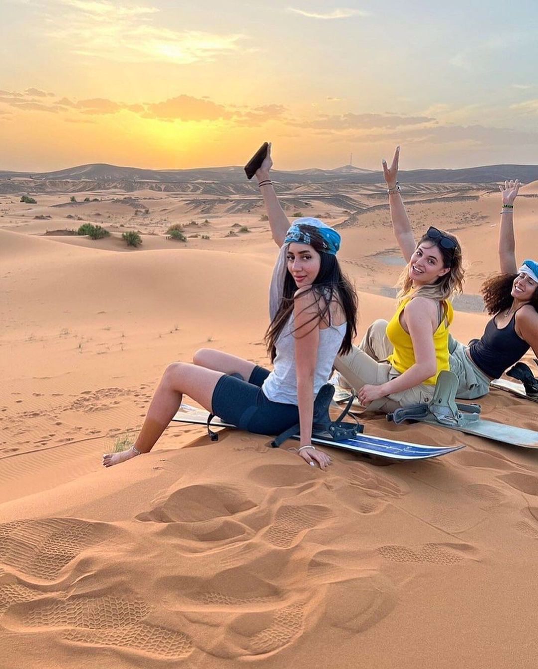 System.Collections.Generic.List`1[BluePillow.Application.SearchEngine.Dto.PhotoDto]?.ElementAt(2)?.Caption