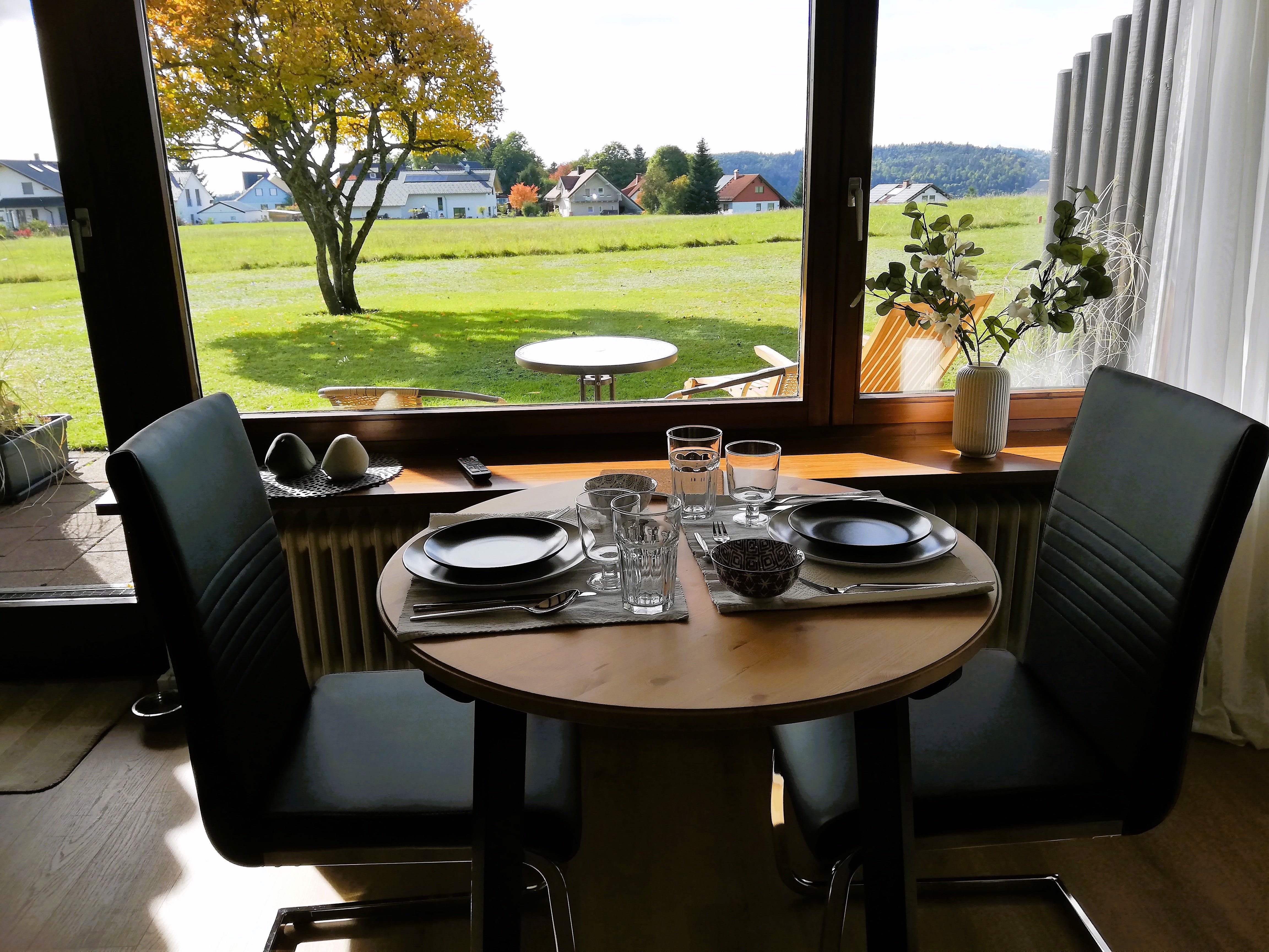 System.Collections.Generic.List`1[BluePillow.Application.SearchEngine.Dto.PhotoDto]?.ElementAt(0)?.Caption