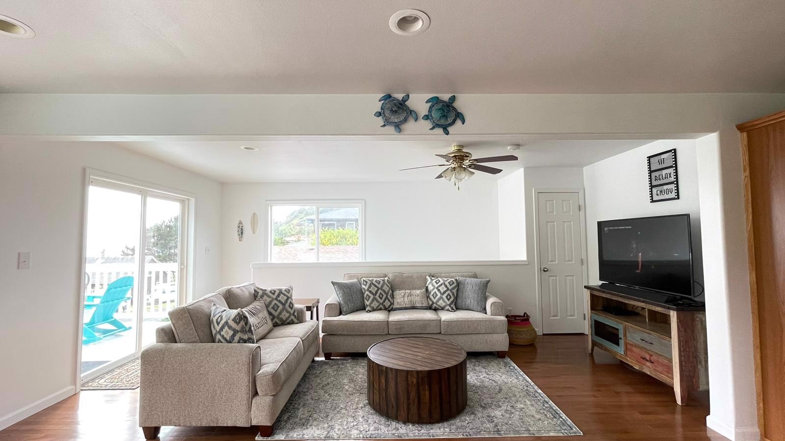 System.Collections.Generic.List`1[BluePillow.Application.SearchEngine.Dto.PhotoDto]?.ElementAt(0)?.Caption