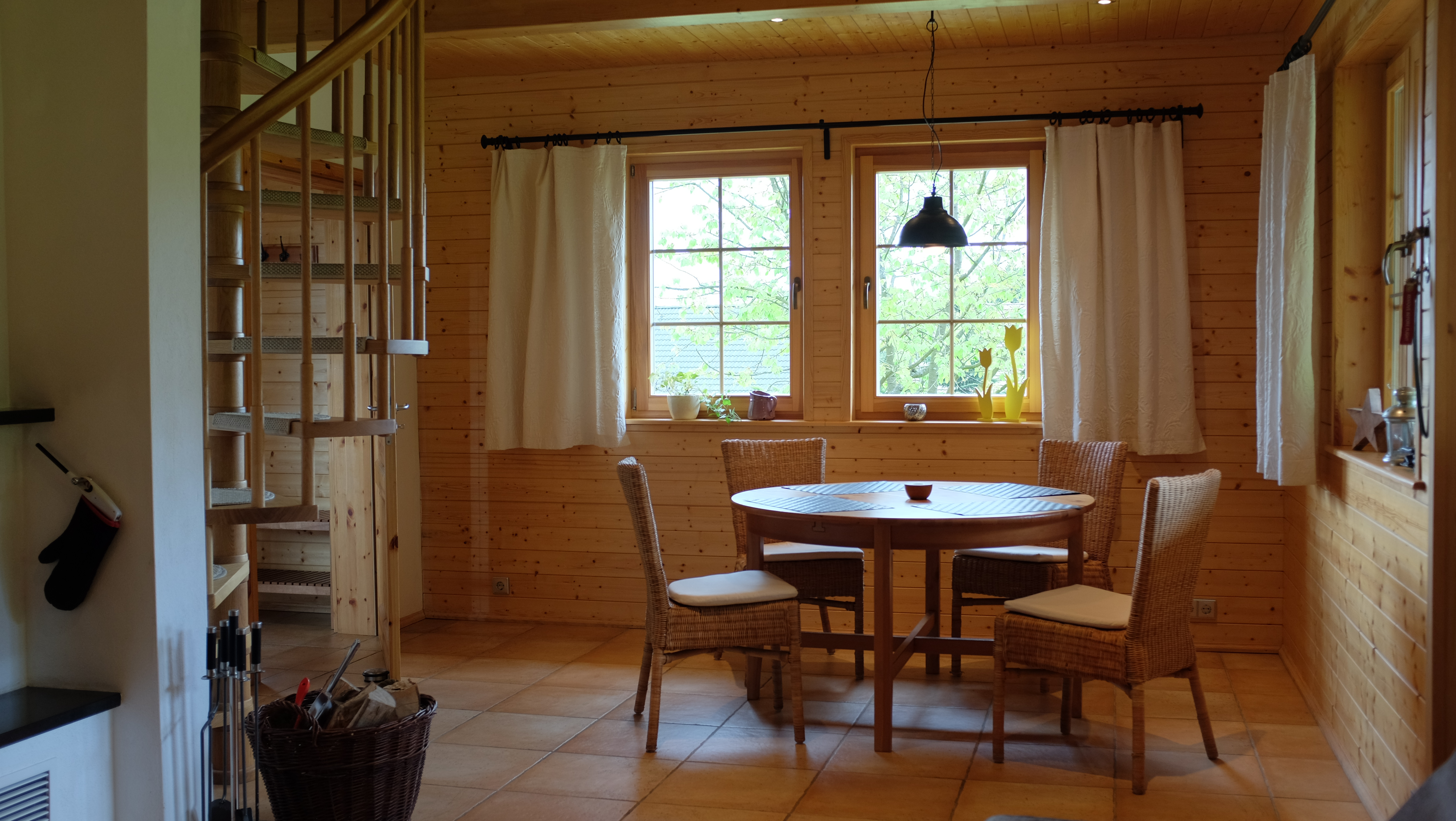 System.Collections.Generic.List`1[BluePillow.Application.SearchEngine.Dto.PhotoDto]?.ElementAt(3)?.Caption