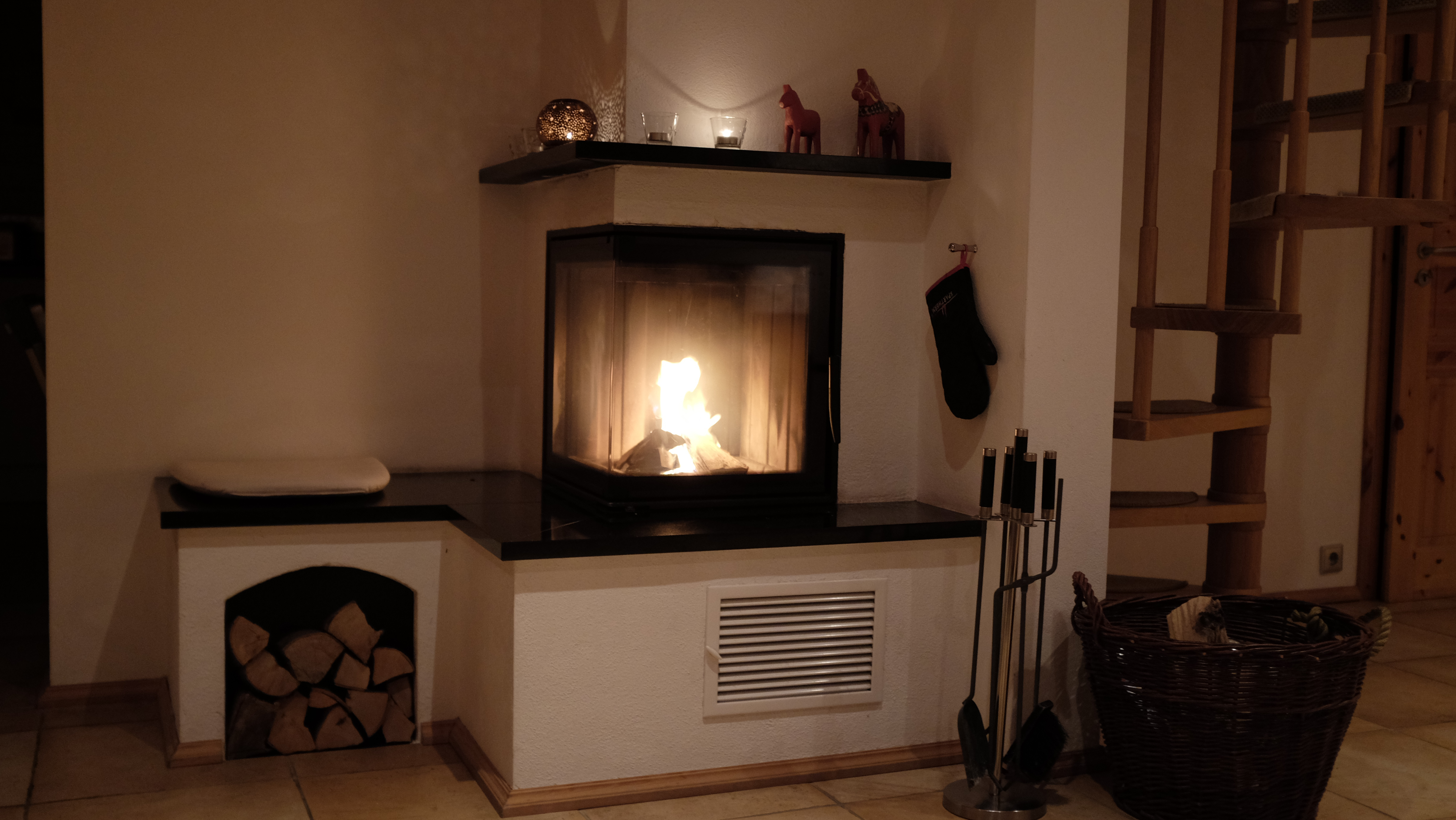 System.Collections.Generic.List`1[BluePillow.Application.SearchEngine.Dto.PhotoDto]?.ElementAt(2)?.Caption