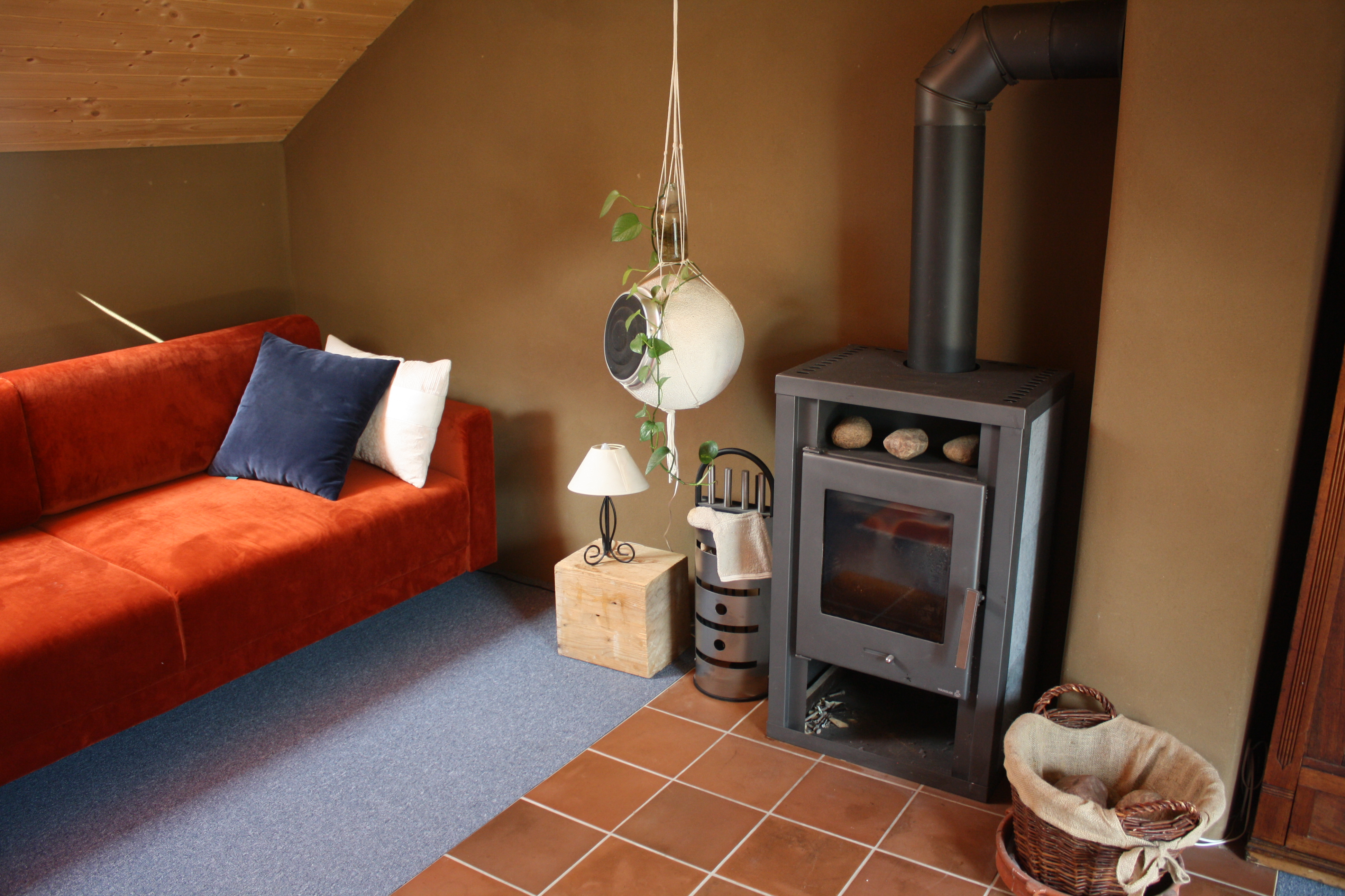 System.Collections.Generic.List`1[BluePillow.Application.SearchEngine.Dto.PhotoDto]?.ElementAt(2)?.Caption