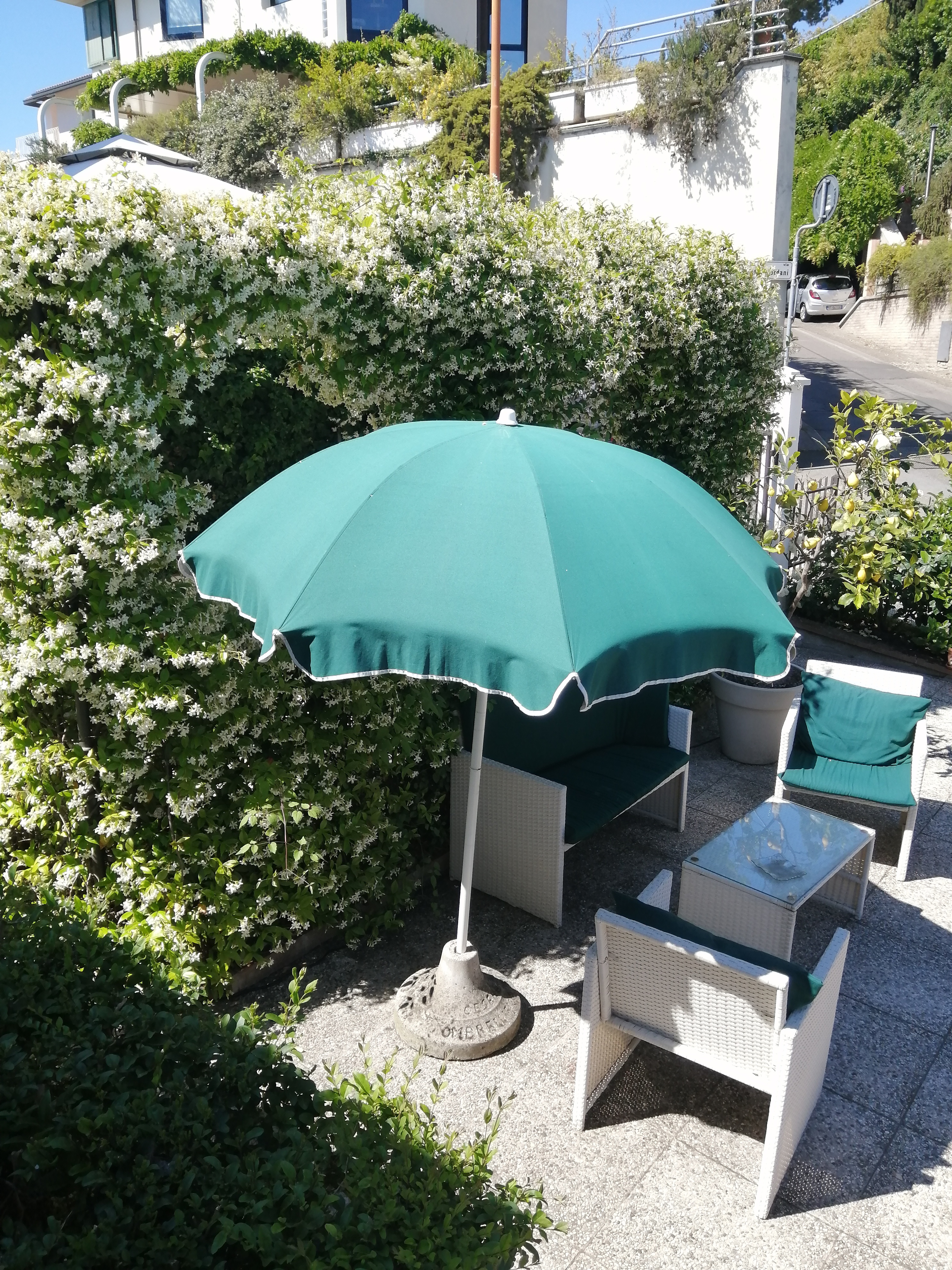 System.Collections.Generic.List`1[BluePillow.Application.SearchEngine.Dto.PhotoDto]?.ElementAt(3)?.Caption