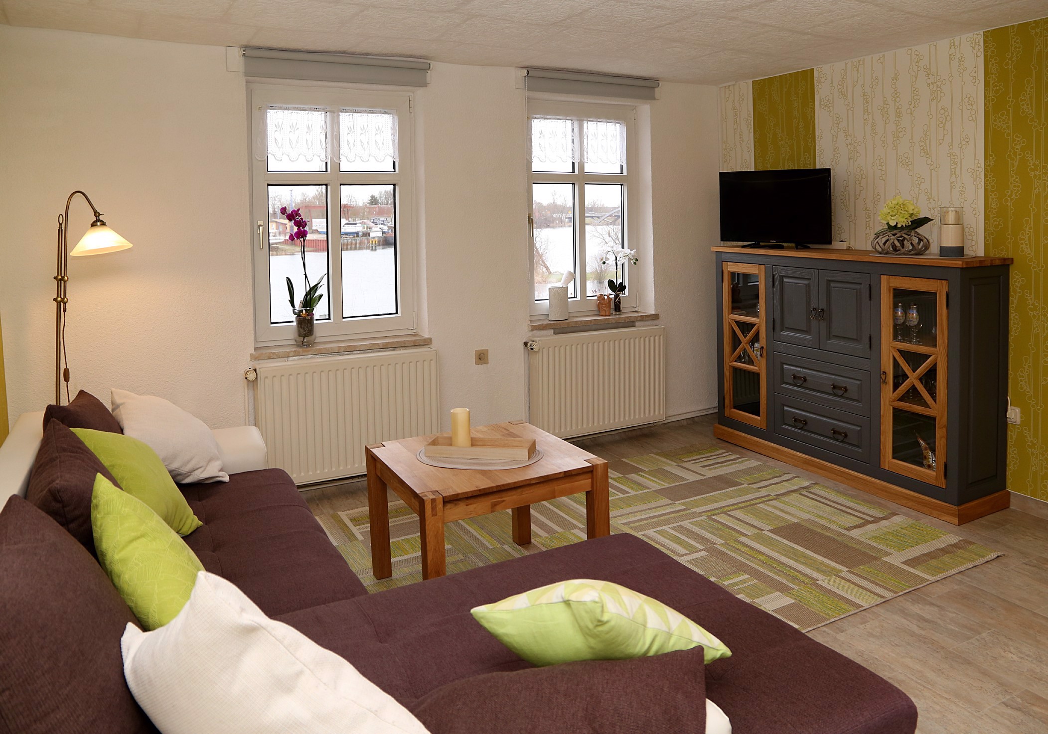 System.Collections.Generic.List`1[BluePillow.Application.SearchEngine.Dto.PhotoDto]?.ElementAt(1)?.Caption