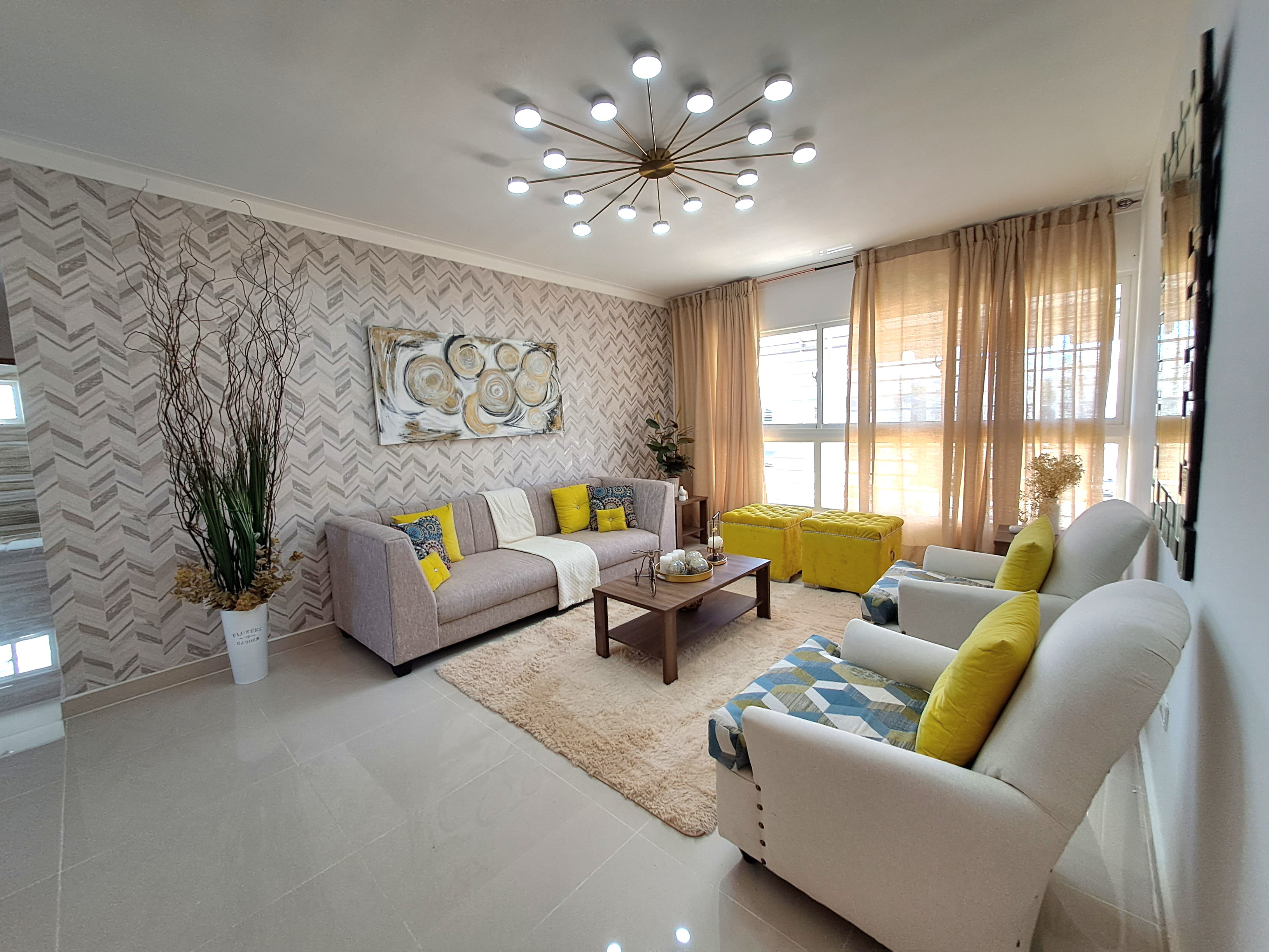 System.Collections.Generic.List`1[BluePillow.Application.SearchEngine.Dto.PhotoDto]?.ElementAt(0)?.Caption