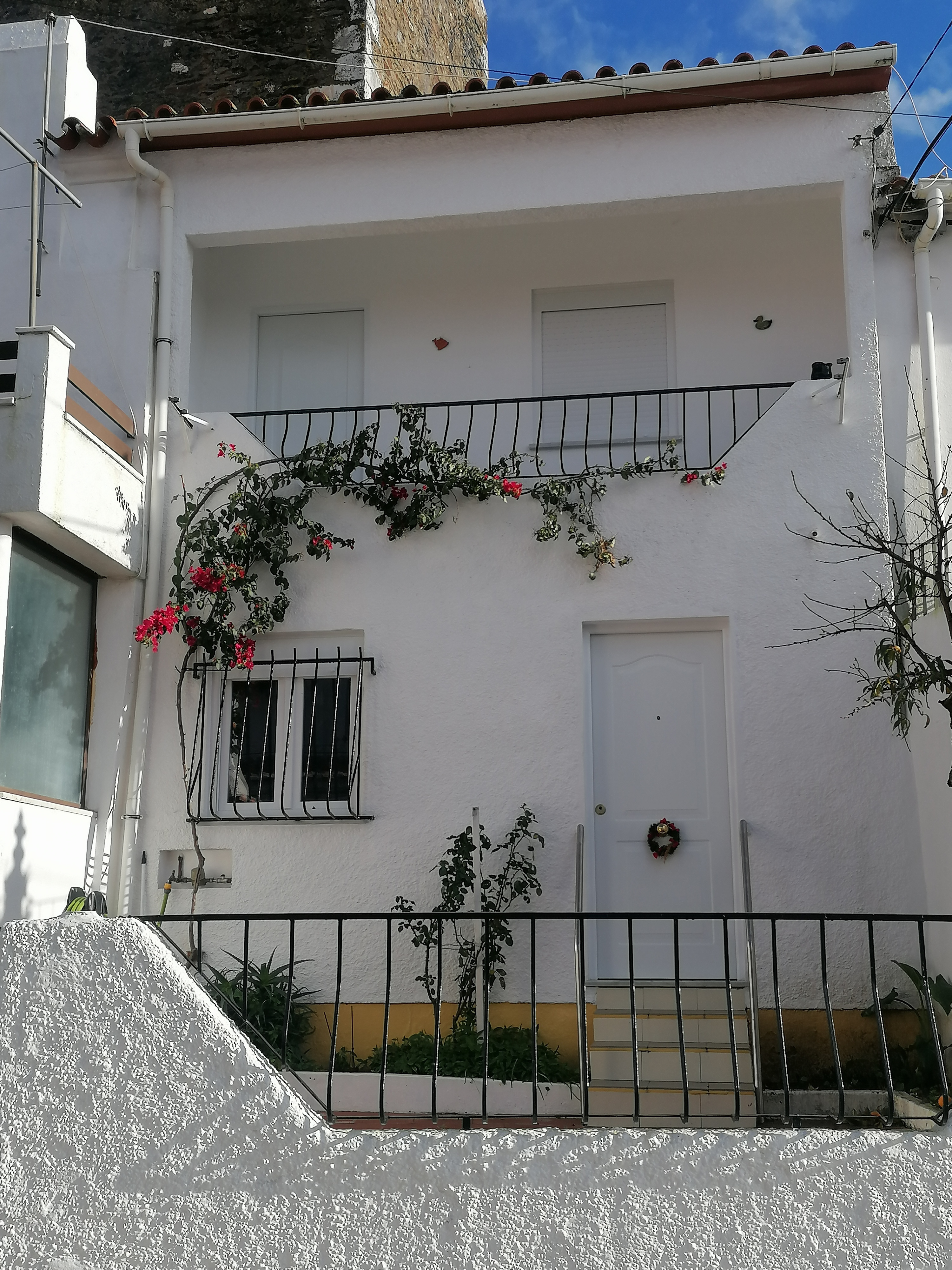 System.Collections.Generic.List`1[BluePillow.Application.SearchEngine.Dto.PhotoDto]?.ElementAt(0)?.Caption