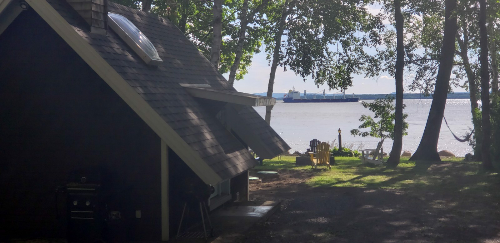 System.Collections.Generic.List`1[BluePillow.Application.SearchEngine.Dto.PhotoDto]?.ElementAt(0)?.Caption