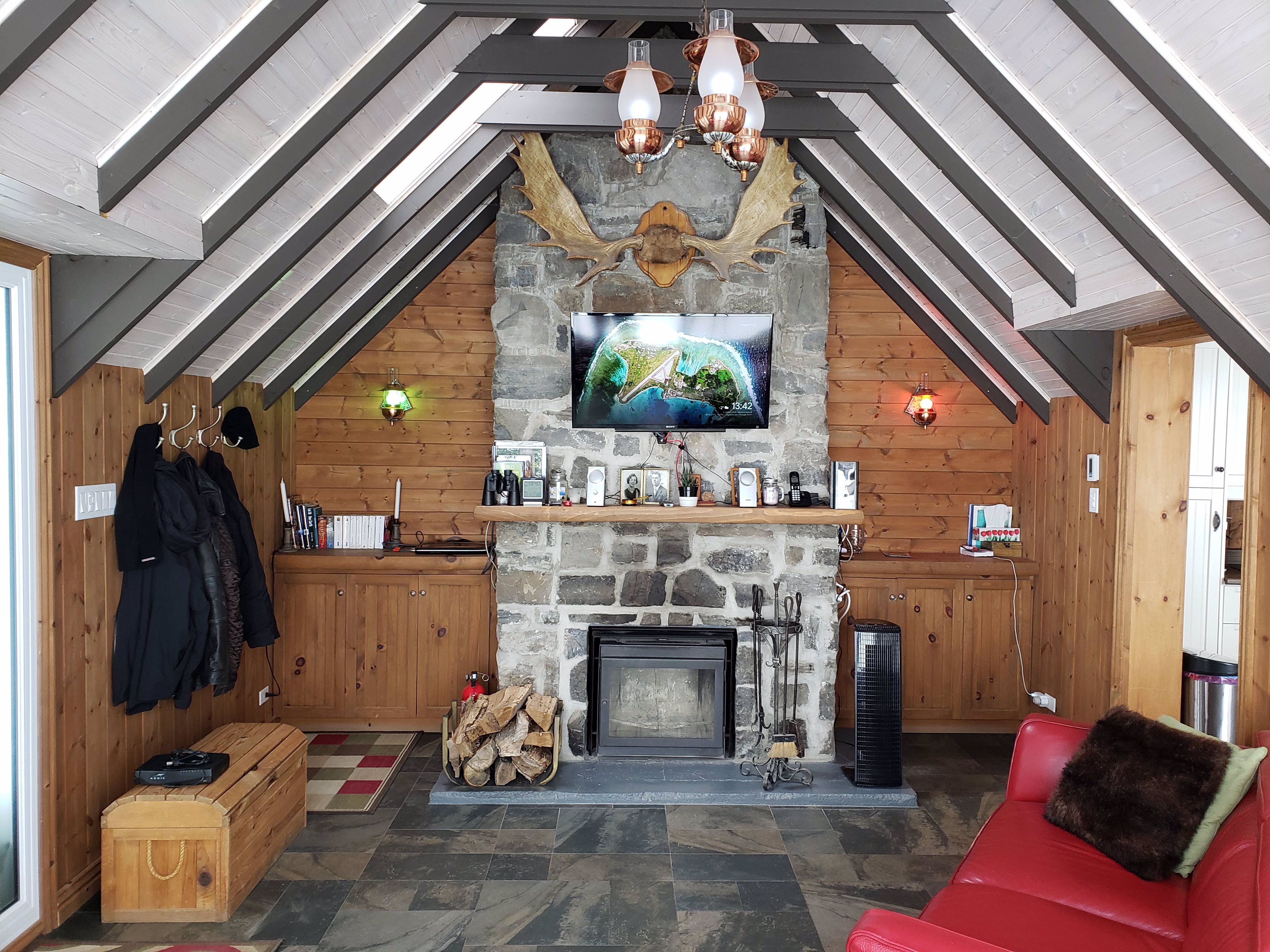 System.Collections.Generic.List`1[BluePillow.Application.SearchEngine.Dto.PhotoDto]?.ElementAt(3)?.Caption