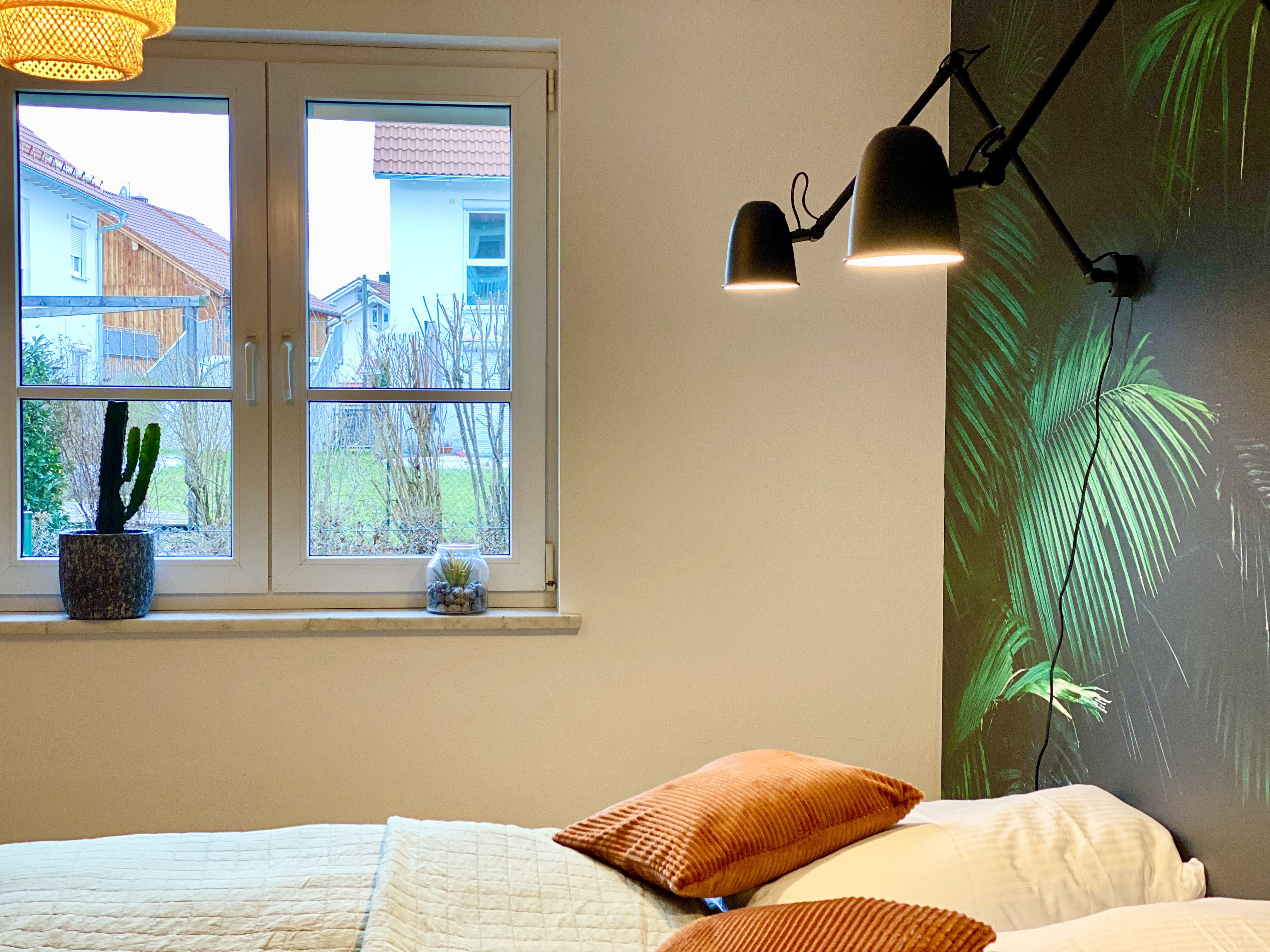 System.Collections.Generic.List`1[BluePillow.Application.SearchEngine.Dto.PhotoDto]?.ElementAt(3)?.Caption