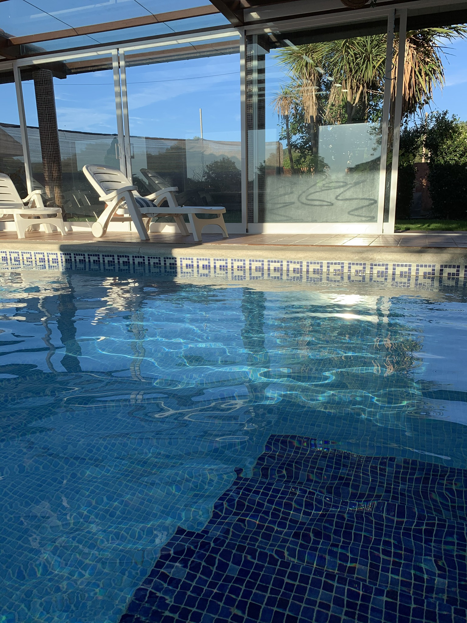 System.Collections.Generic.List`1[BluePillow.Application.SearchEngine.Dto.PhotoDto]?.ElementAt(0)?.Caption