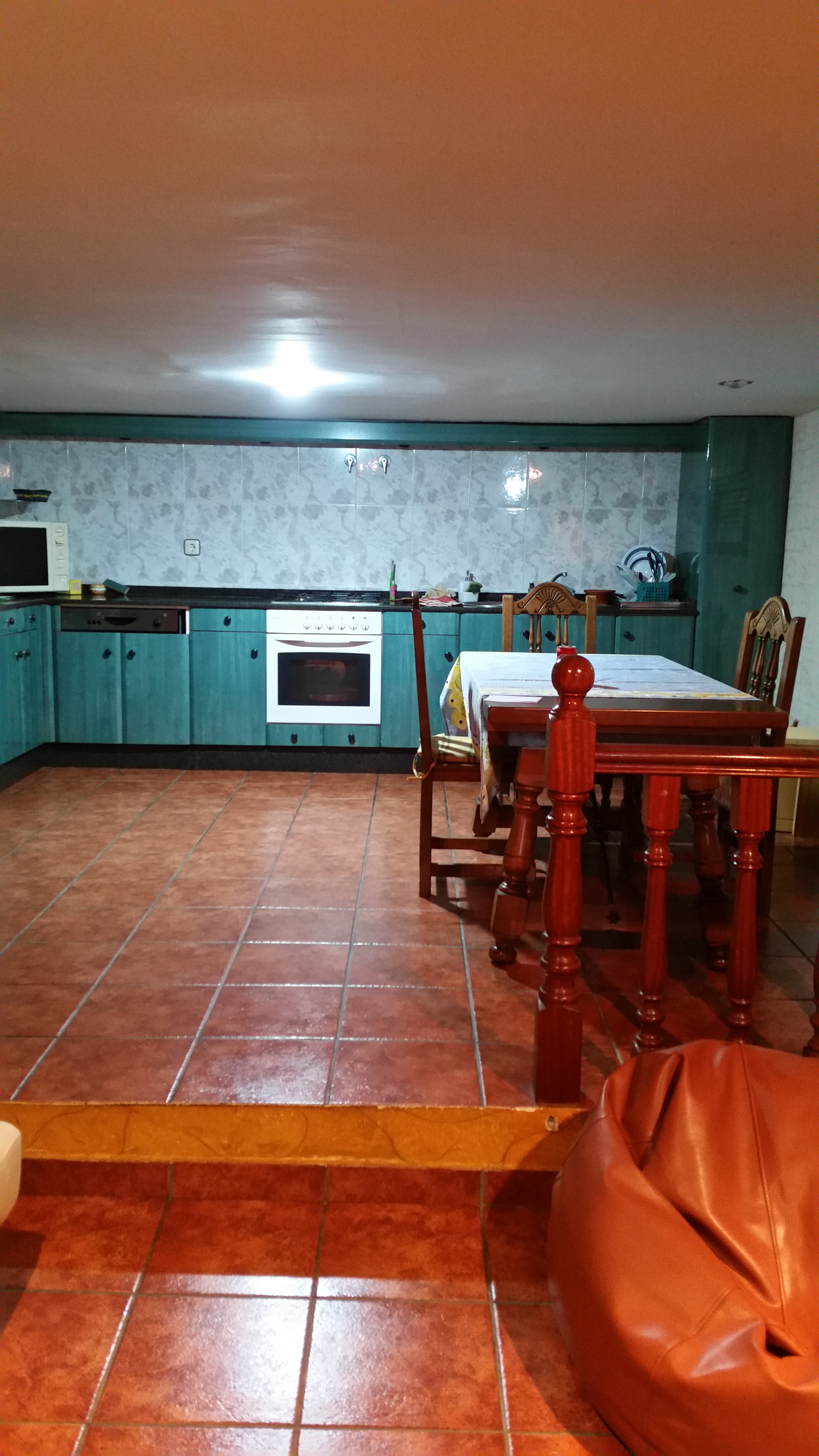 System.Collections.Generic.List`1[BluePillow.Application.SearchEngine.Dto.PhotoDto]?.ElementAt(2)?.Caption