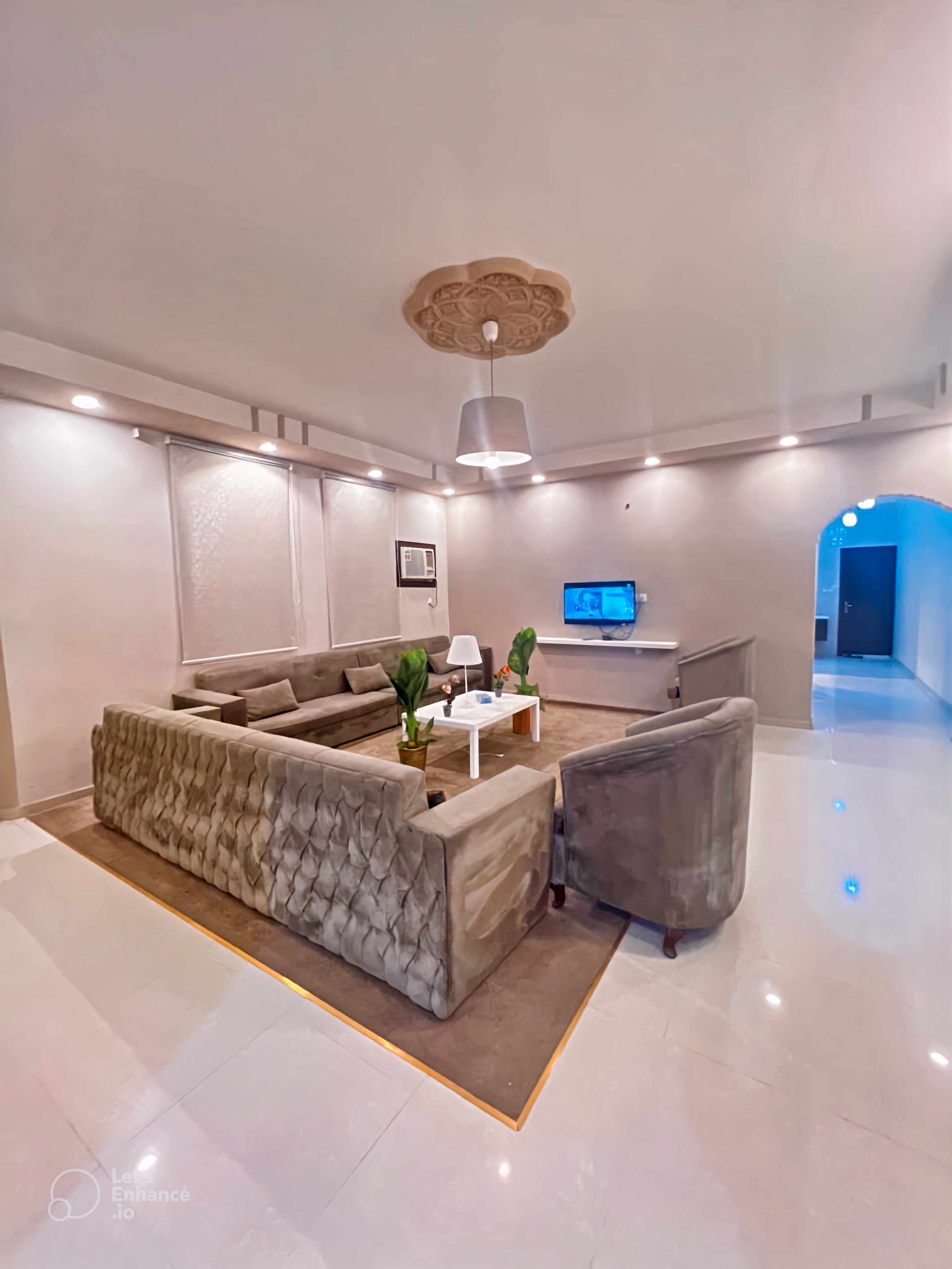 System.Collections.Generic.List`1[BluePillow.Application.SearchEngine.Dto.PhotoDto]?.ElementAt(3)?.Caption