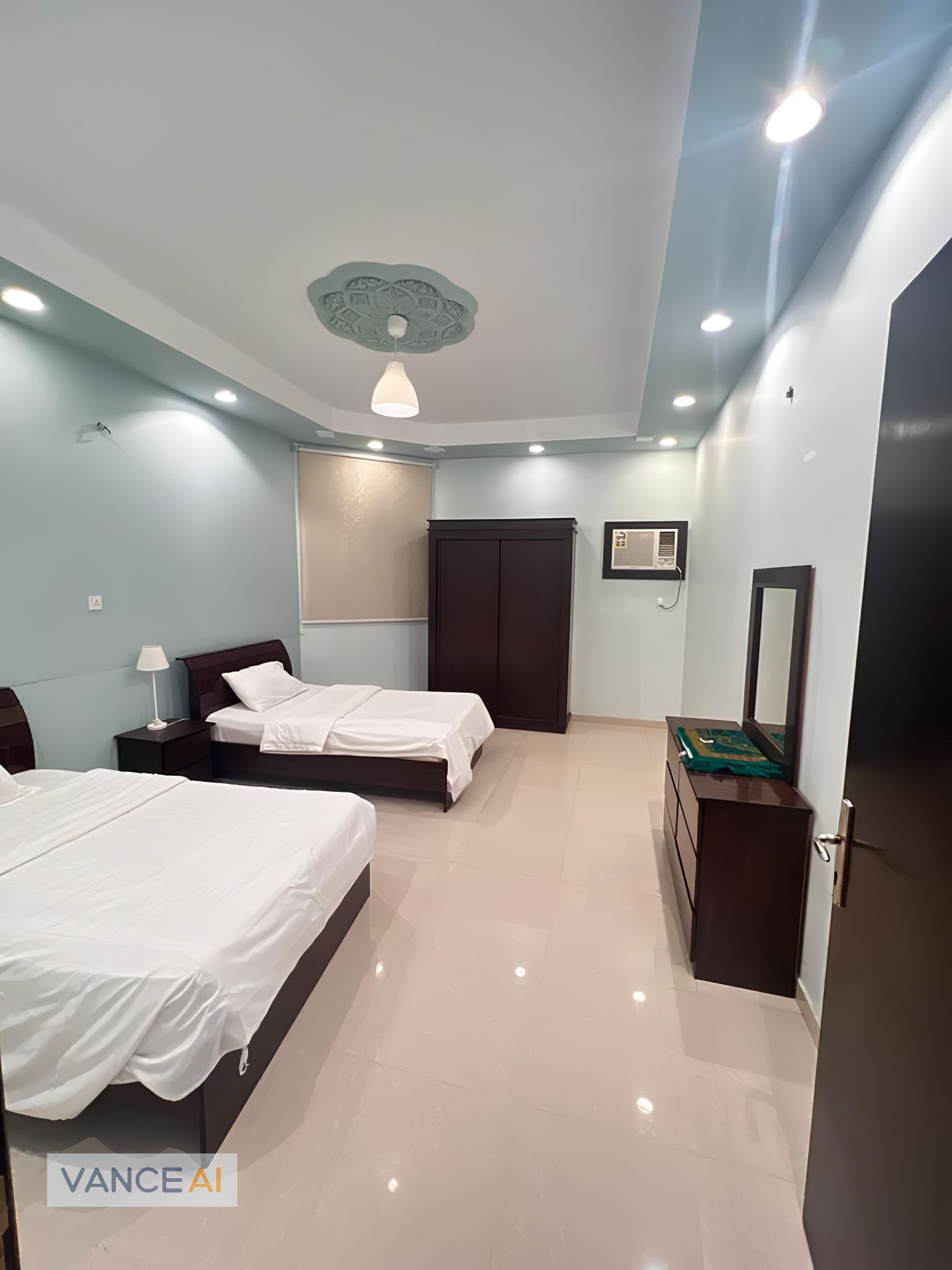 System.Collections.Generic.List`1[BluePillow.Application.SearchEngine.Dto.PhotoDto]?.ElementAt(2)?.Caption