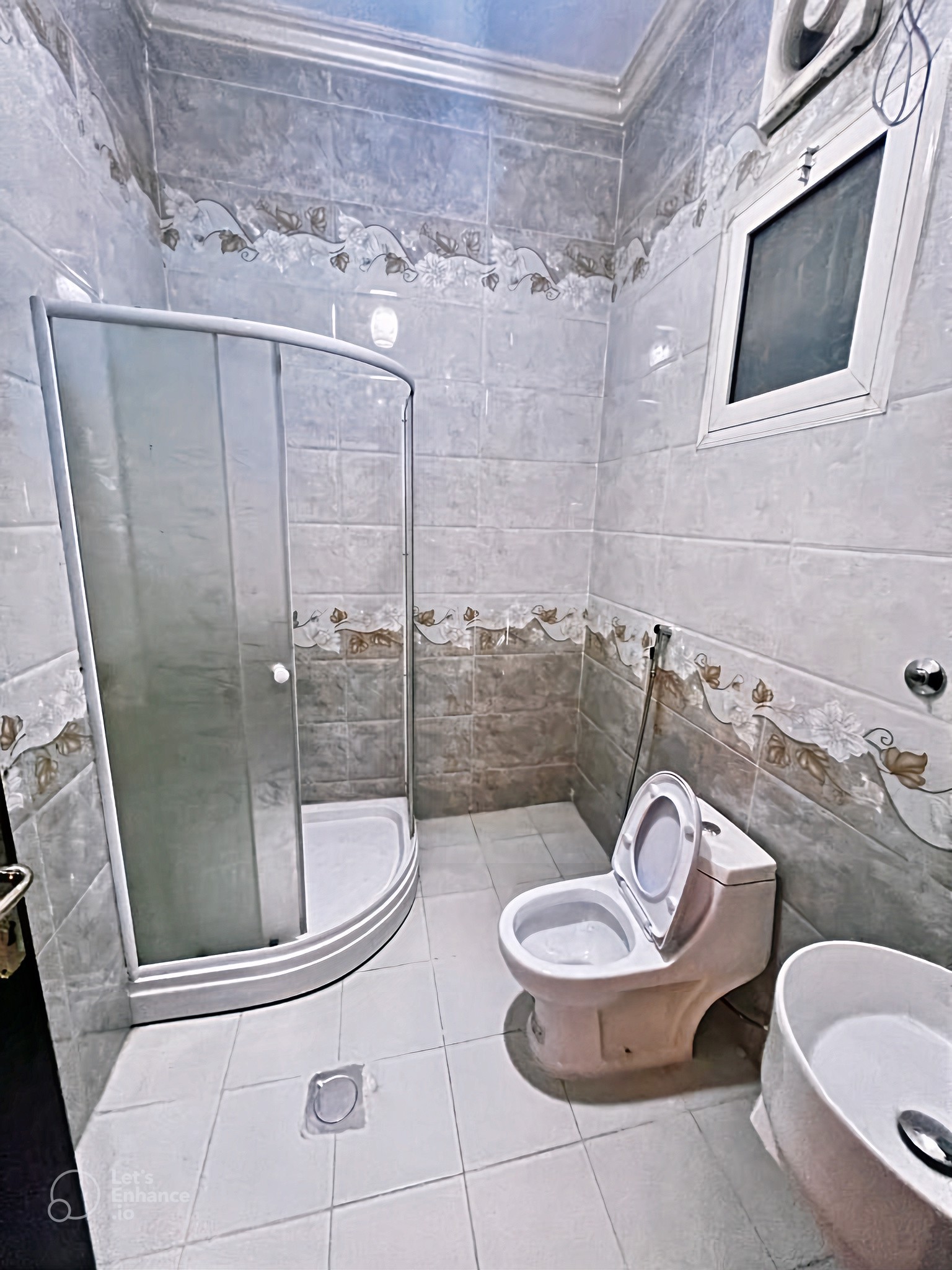 System.Collections.Generic.List`1[BluePillow.Application.SearchEngine.Dto.PhotoDto]?.ElementAt(1)?.Caption