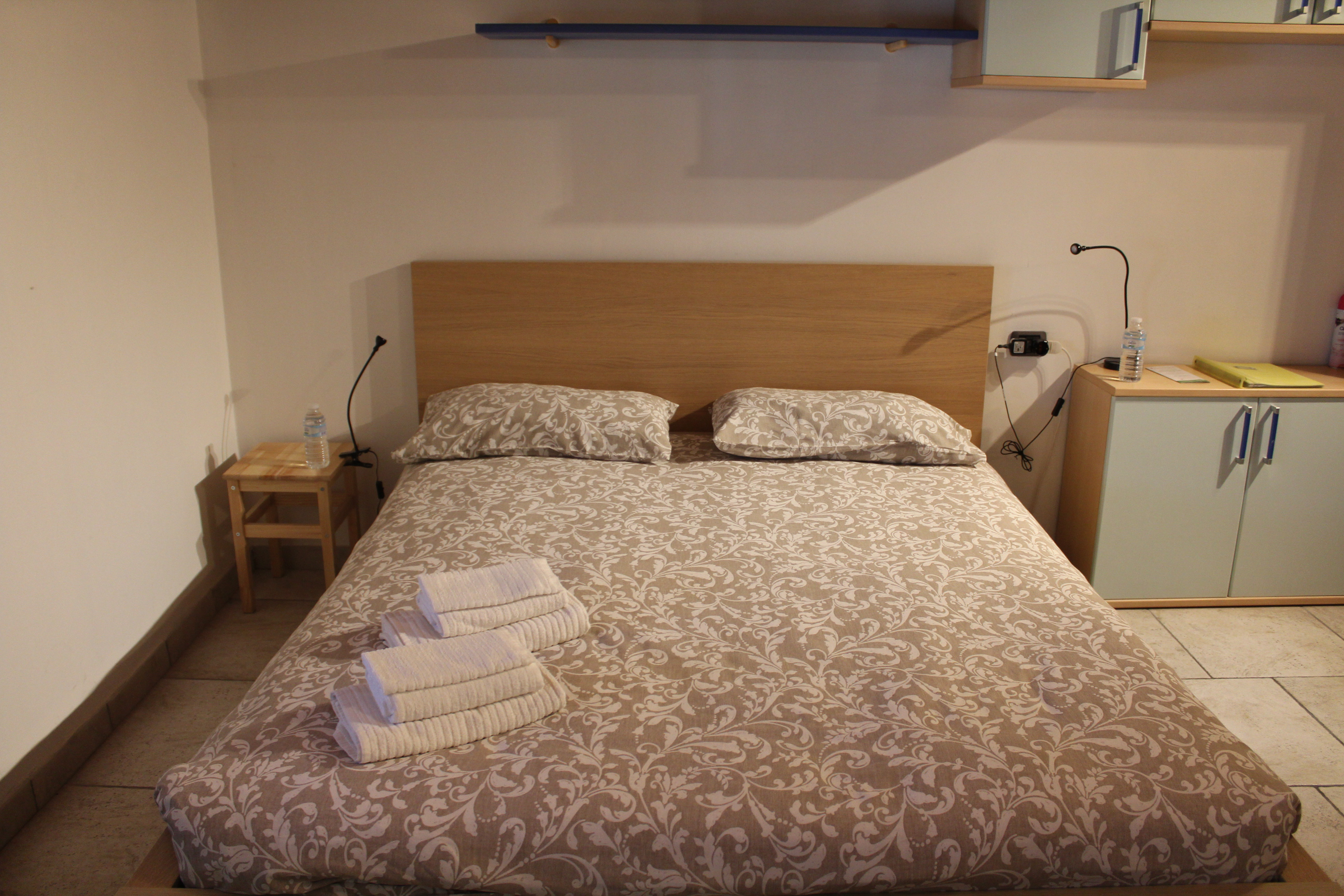 System.Collections.Generic.List`1[BluePillow.Application.SearchEngine.Dto.PhotoDto]?.ElementAt(3)?.Caption