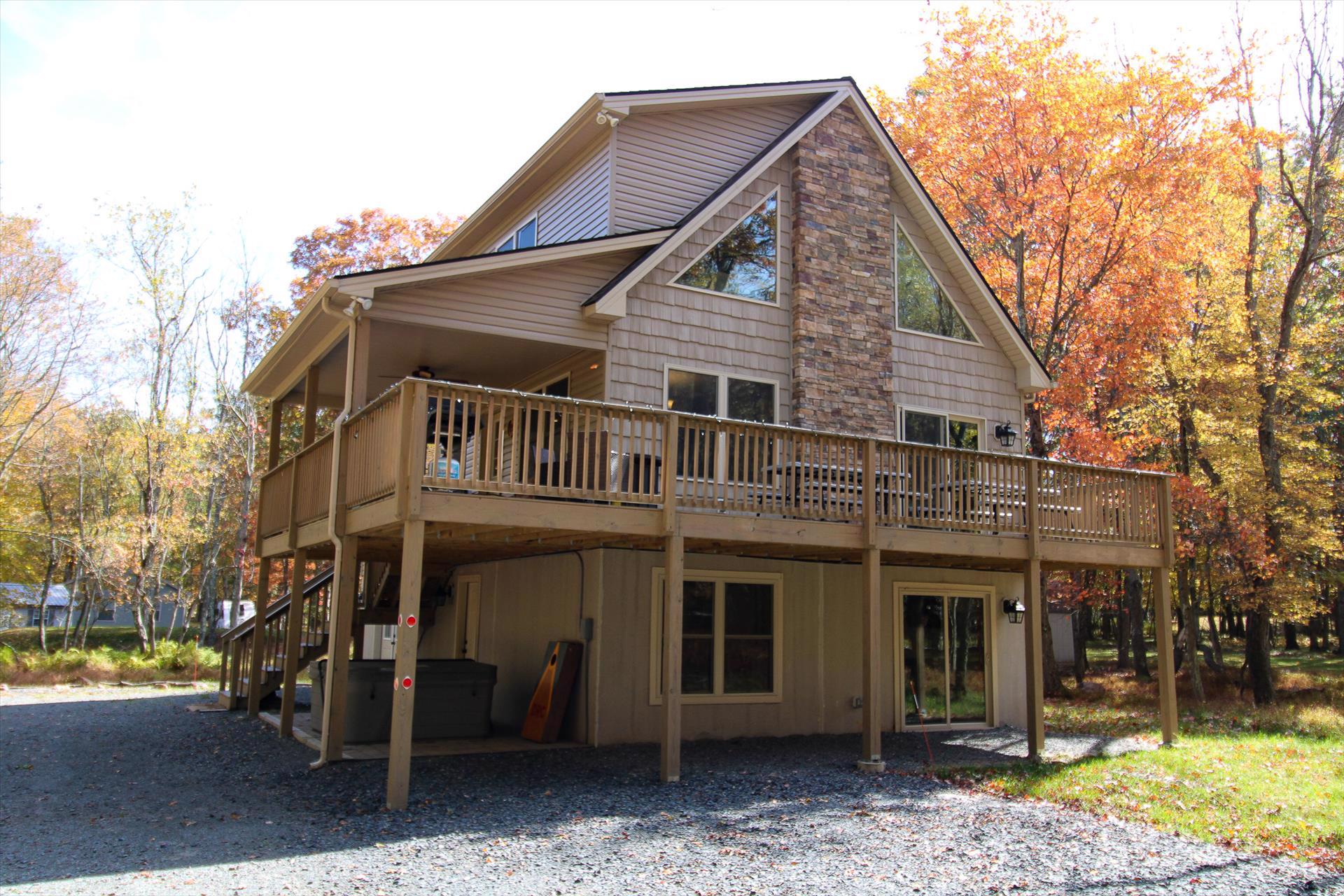 Luxury Poconos Chalet Hot Tub Family Friendly