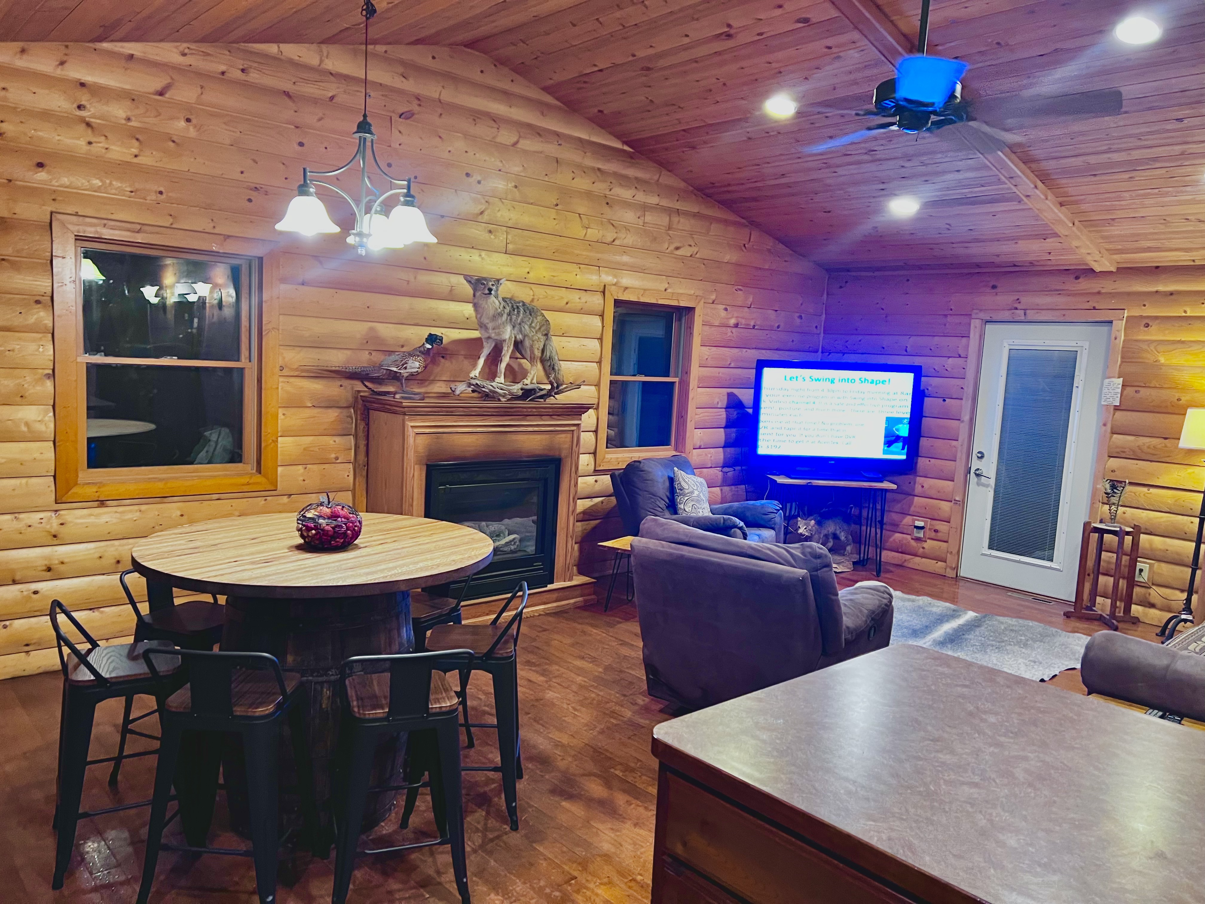 System.Collections.Generic.List`1[BluePillow.Application.SearchEngine.Dto.PhotoDto]?.ElementAt(3)?.Caption