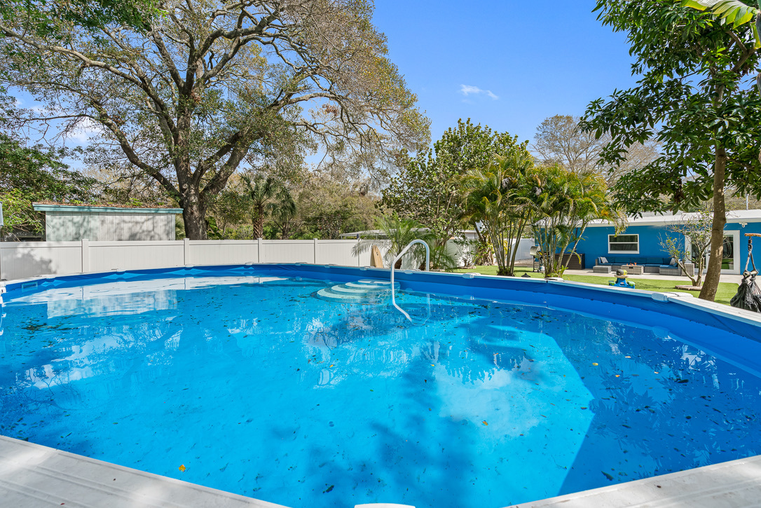 System.Collections.Generic.List`1[BluePillow.Application.SearchEngine.Dto.PhotoDto]?.ElementAt(1)?.Caption