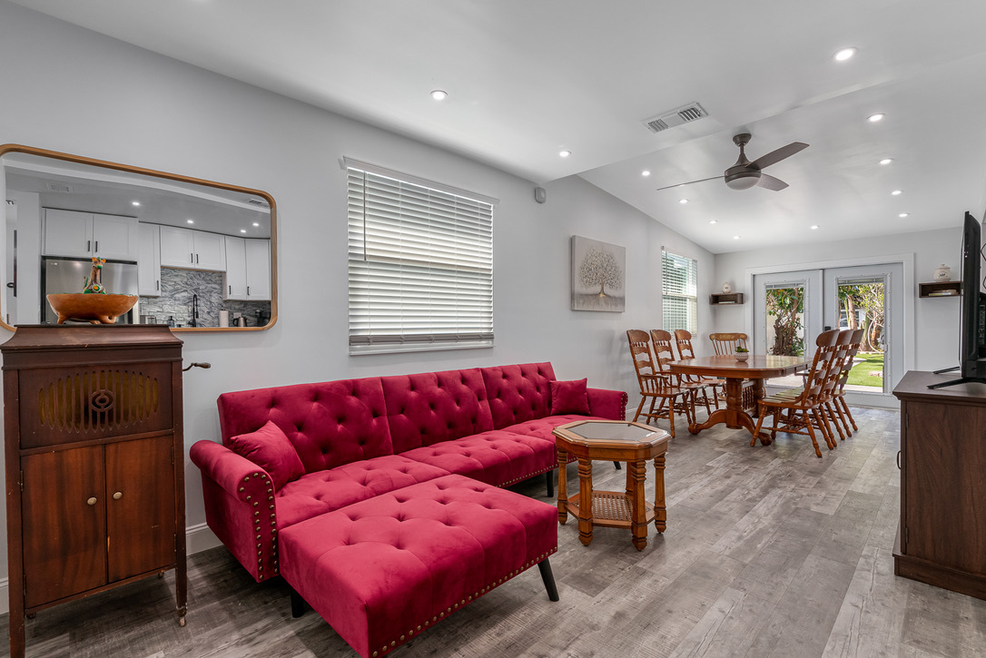 System.Collections.Generic.List`1[BluePillow.Application.SearchEngine.Dto.PhotoDto]?.ElementAt(2)?.Caption