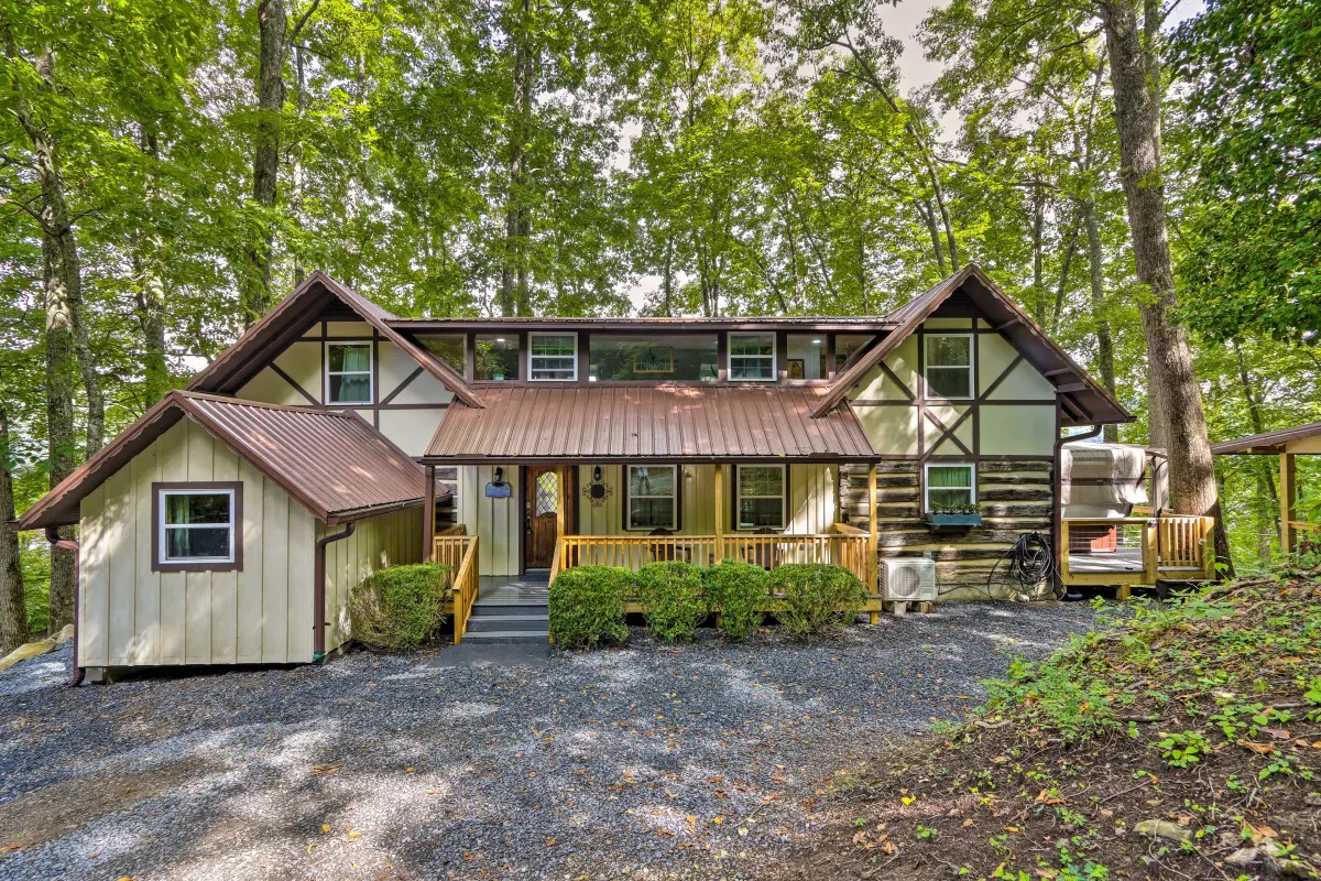 System.Collections.Generic.List`1[BluePillow.Application.SearchEngine.Dto.PhotoDto]?.ElementAt(1)?.Caption