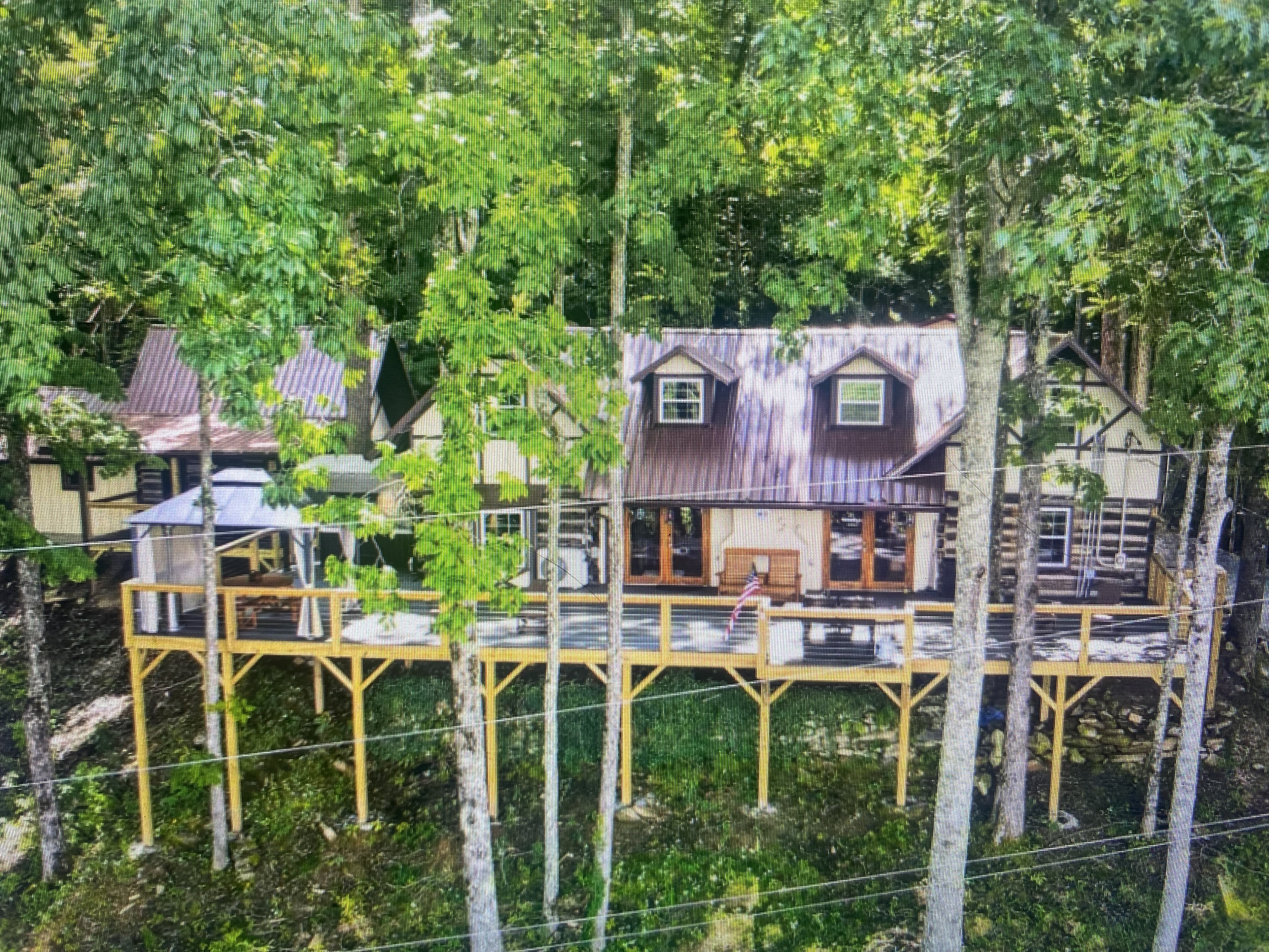 System.Collections.Generic.List`1[BluePillow.Application.SearchEngine.Dto.PhotoDto]?.ElementAt(2)?.Caption