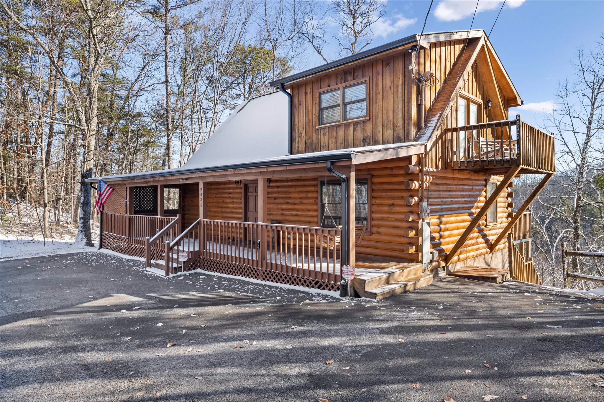 System.Collections.Generic.List`1[BluePillow.Application.SearchEngine.Dto.PhotoDto]?.ElementAt(3)?.Caption