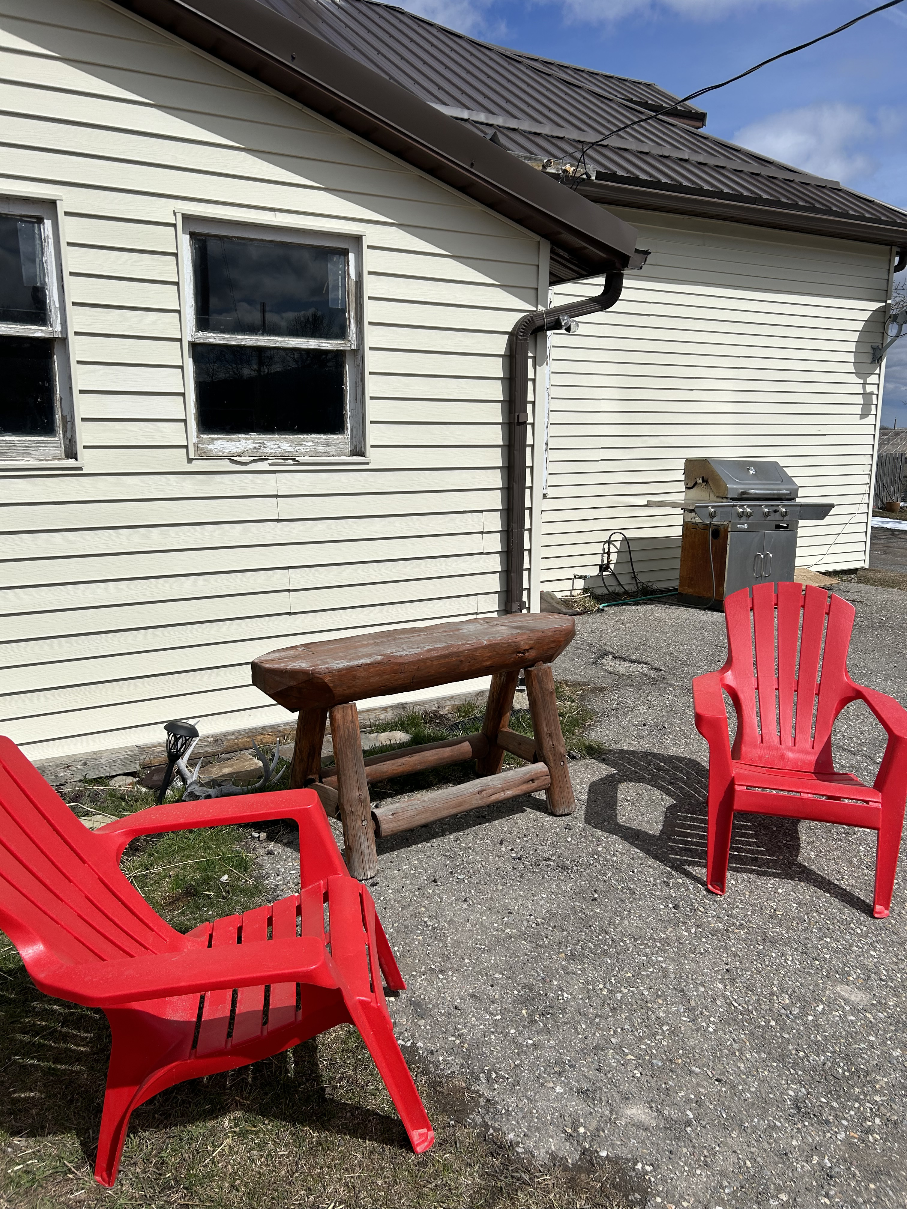 System.Collections.Generic.List`1[BluePillow.Application.SearchEngine.Dto.PhotoDto]?.ElementAt(2)?.Caption