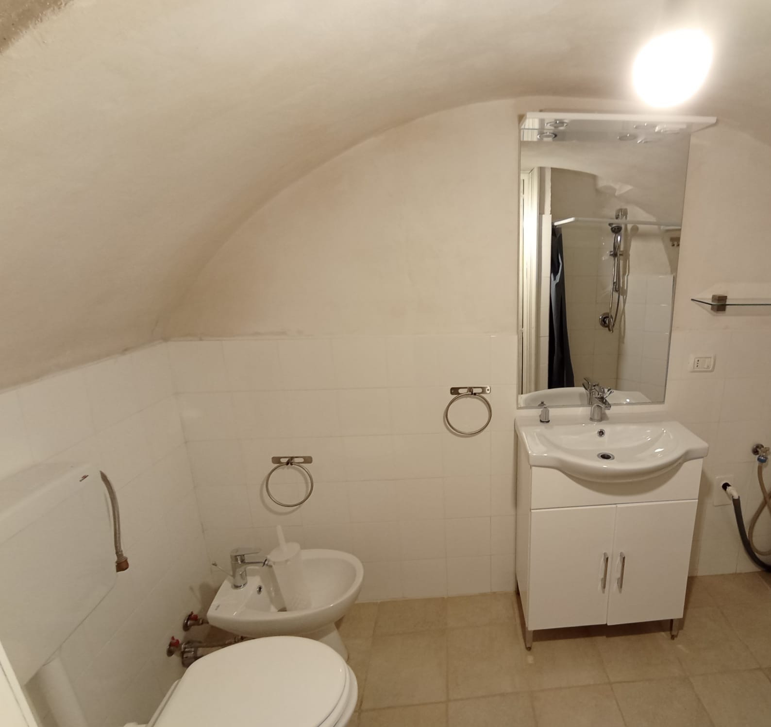 System.Collections.Generic.List`1[BluePillow.Application.SearchEngine.Dto.PhotoDto]?.ElementAt(3)?.Caption