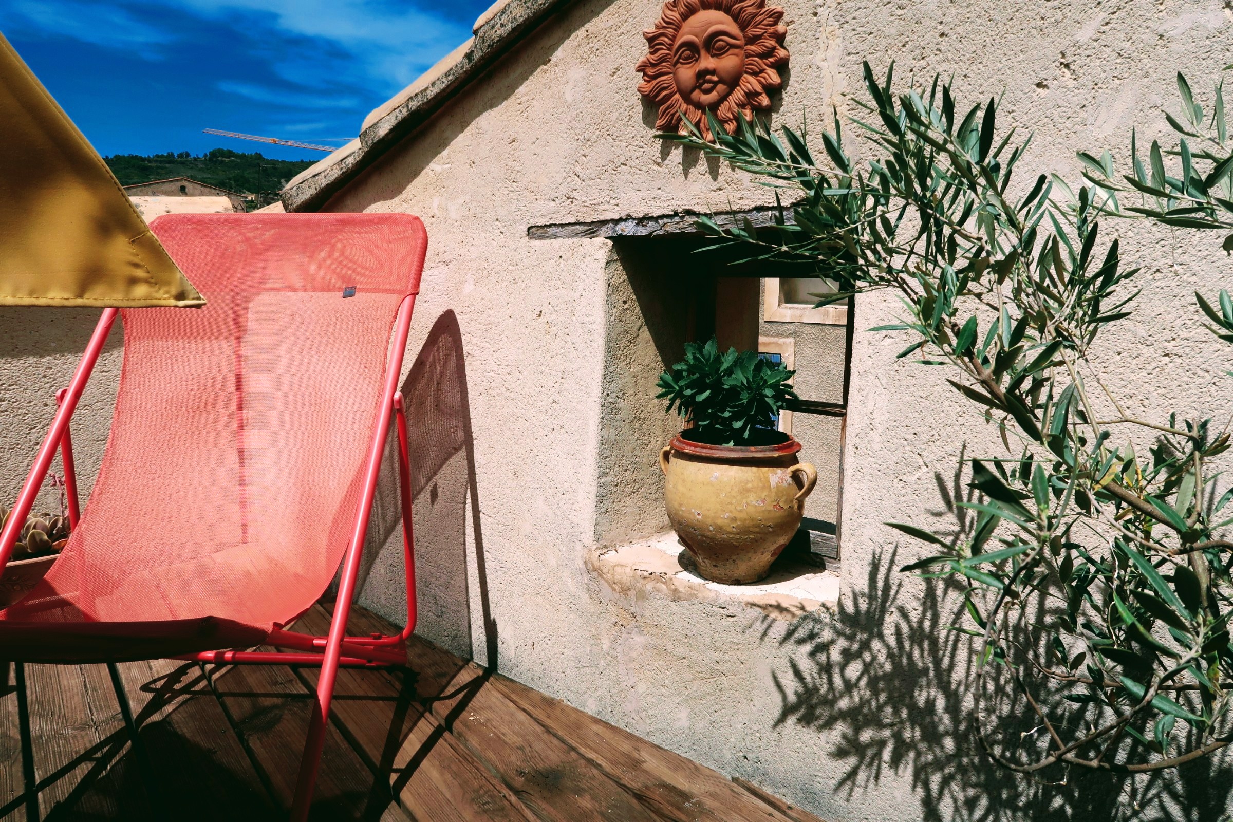 System.Collections.Generic.List`1[BluePillow.Application.SearchEngine.Dto.PhotoDto]?.ElementAt(1)?.Caption