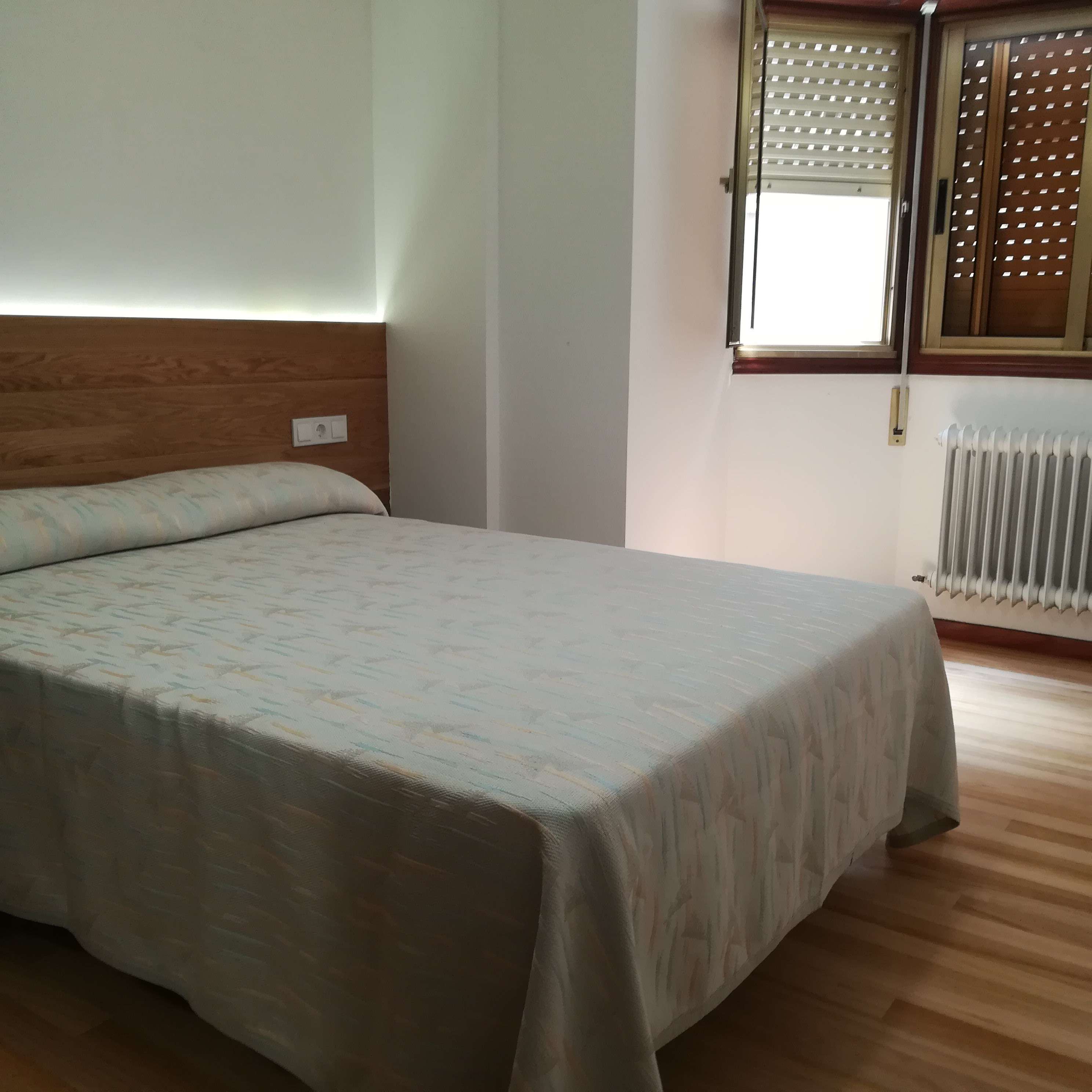 System.Collections.Generic.List`1[BluePillow.Application.SearchEngine.Dto.PhotoDto]?.ElementAt(0)?.Caption