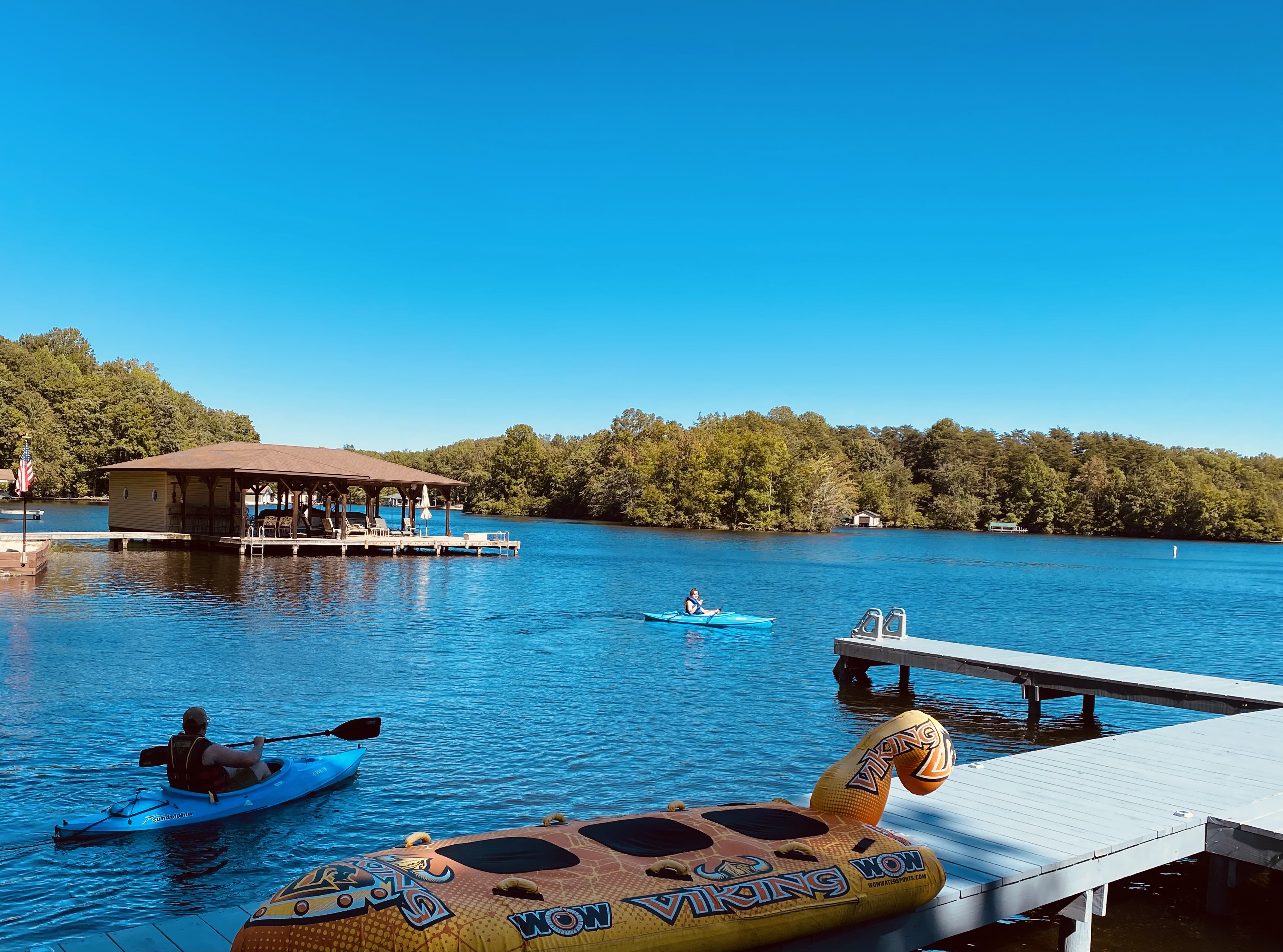 System.Collections.Generic.List`1[BluePillow.Application.SearchEngine.Dto.PhotoDto]?.ElementAt(1)?.Caption