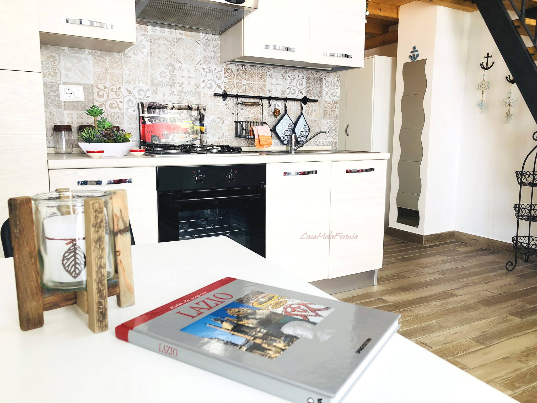 System.Collections.Generic.List`1[BluePillow.Application.SearchEngine.Dto.PhotoDto]?.ElementAt(3)?.Caption