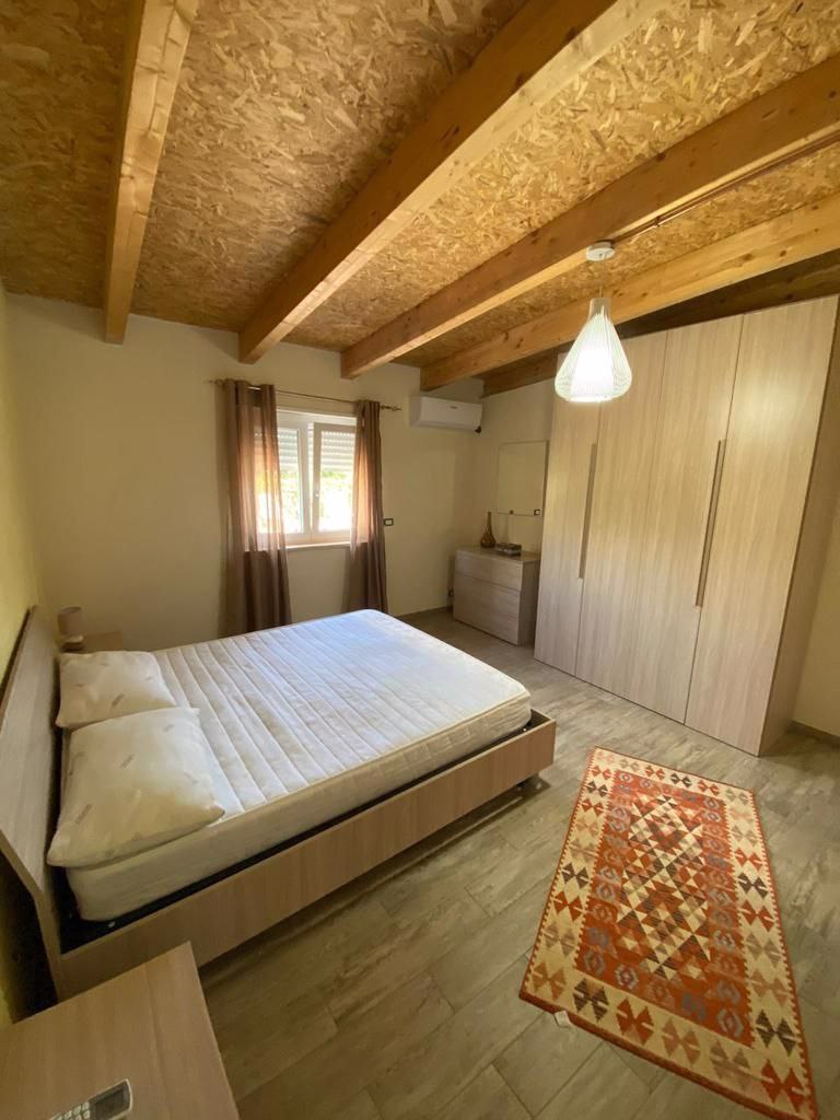 System.Collections.Generic.List`1[BluePillow.Application.SearchEngine.Dto.PhotoDto]?.ElementAt(3)?.Caption