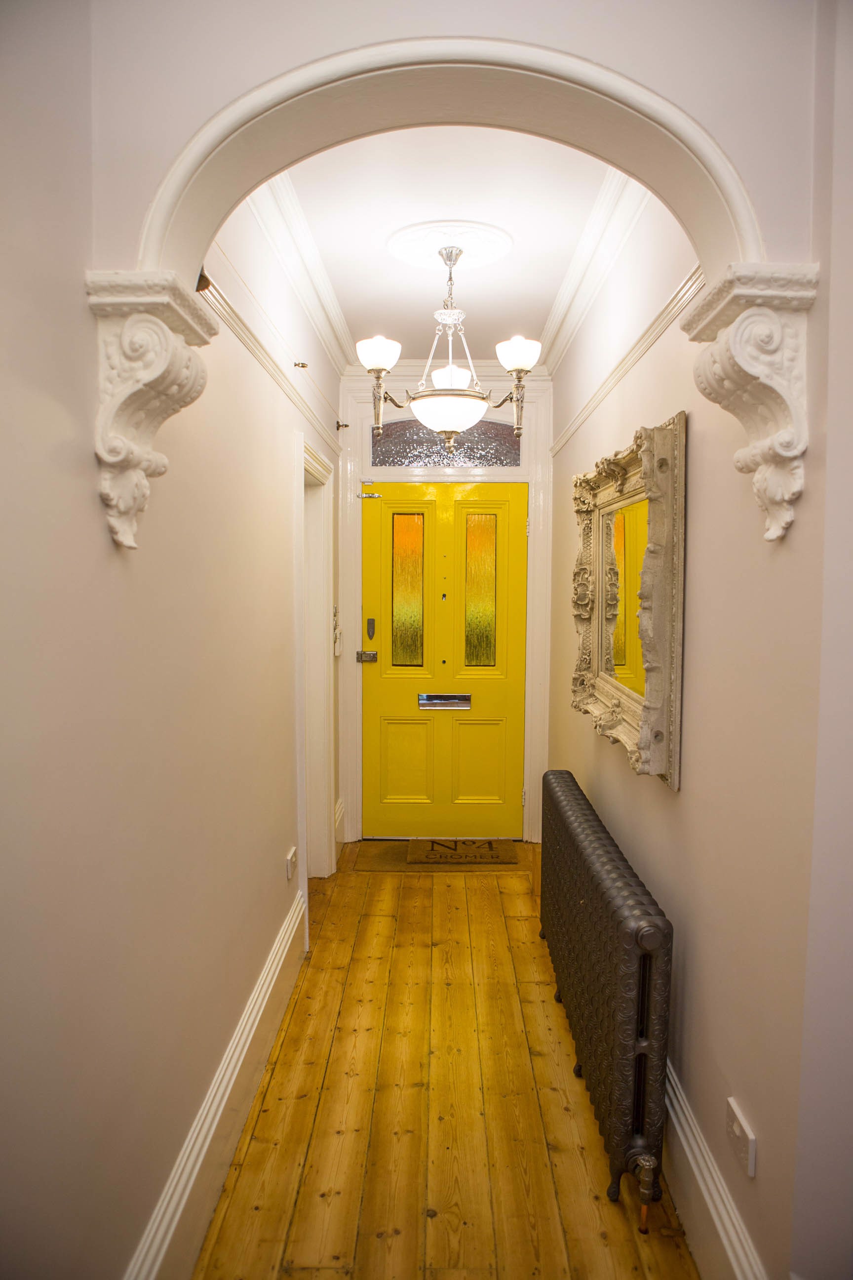 System.Collections.Generic.List`1[BluePillow.Application.SearchEngine.Dto.PhotoDto]?.ElementAt(3)?.Caption