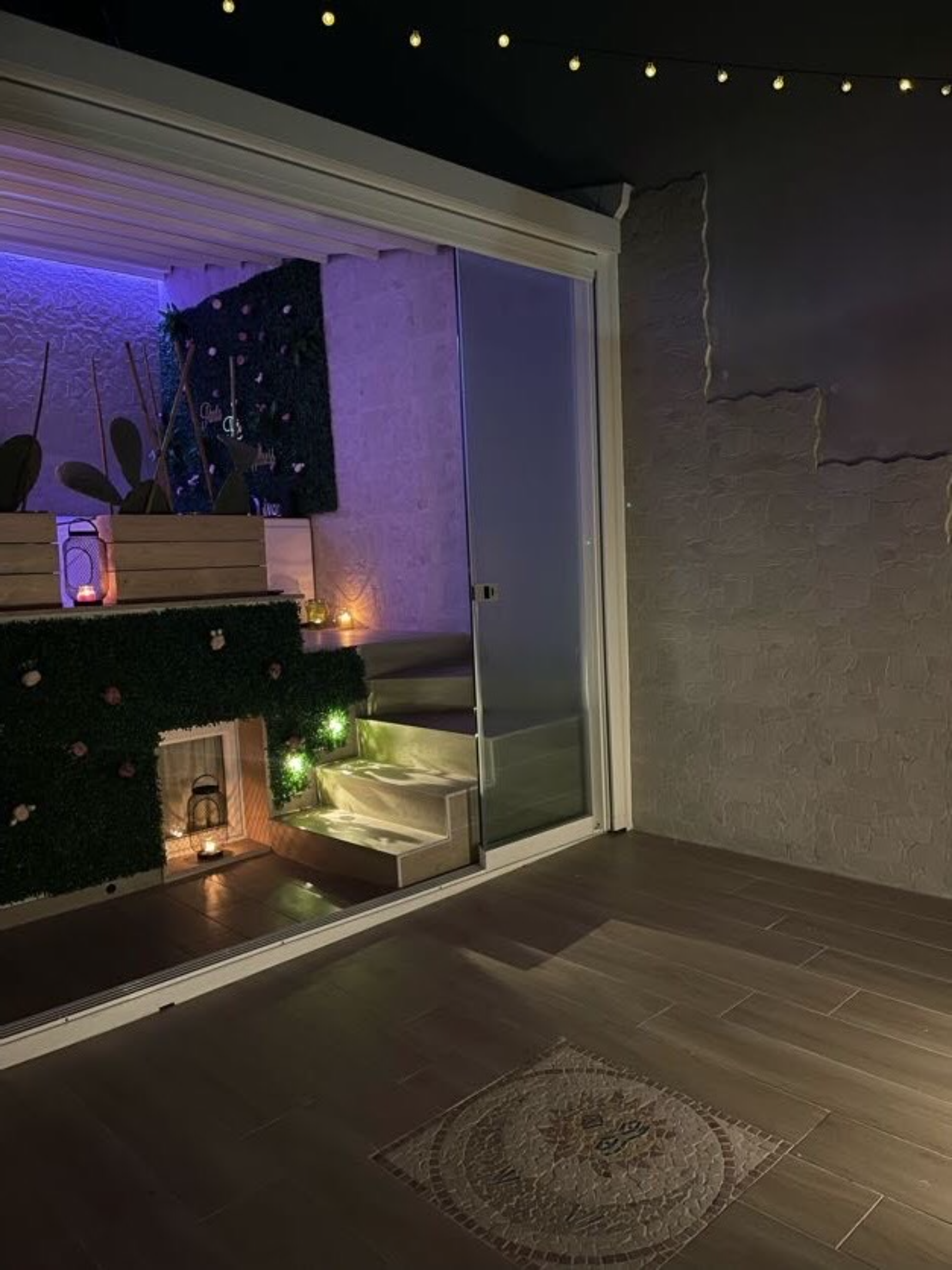 System.Collections.Generic.List`1[BluePillow.Application.SearchEngine.Dto.PhotoDto]?.ElementAt(0)?.Caption