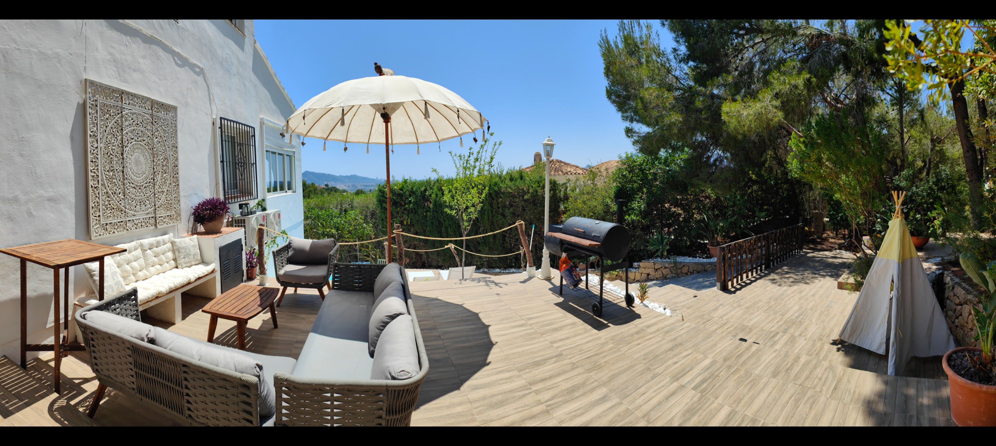 System.Collections.Generic.List`1[BluePillow.Application.SearchEngine.Dto.PhotoDto]?.ElementAt(1)?.Caption