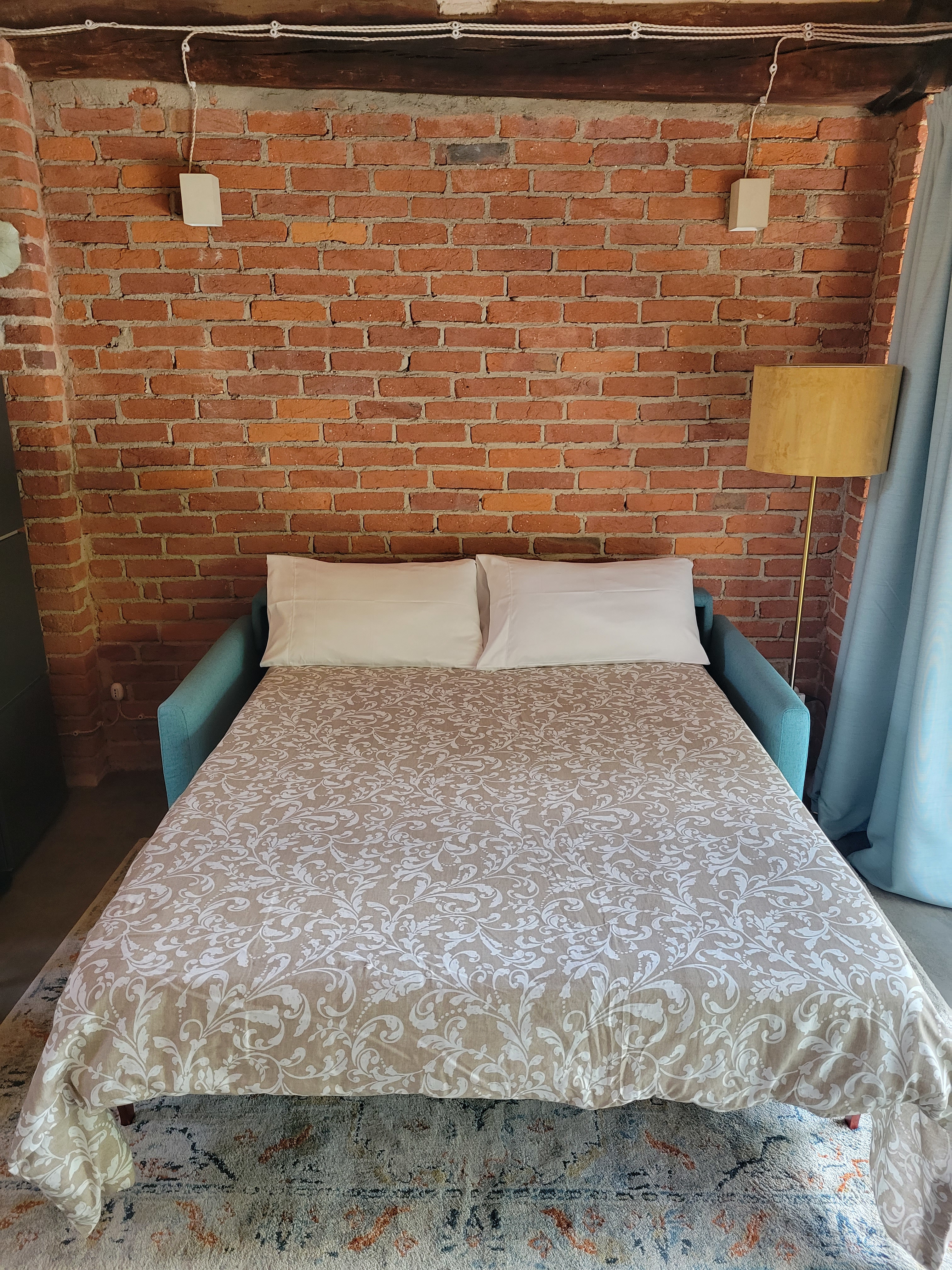 System.Collections.Generic.List`1[BluePillow.Application.SearchEngine.Dto.PhotoDto]?.ElementAt(3)?.Caption