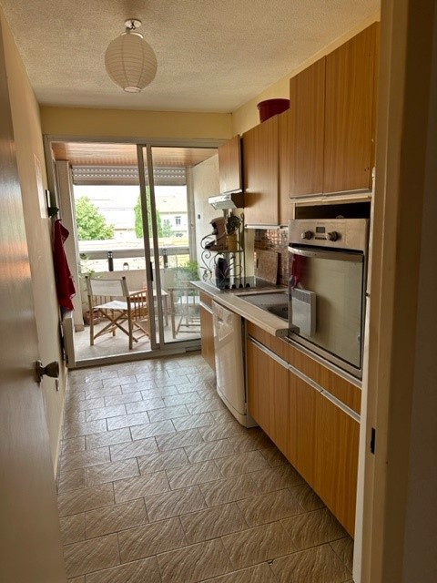 System.Collections.Generic.List`1[BluePillow.Application.SearchEngine.Dto.PhotoDto]?.ElementAt(2)?.Caption