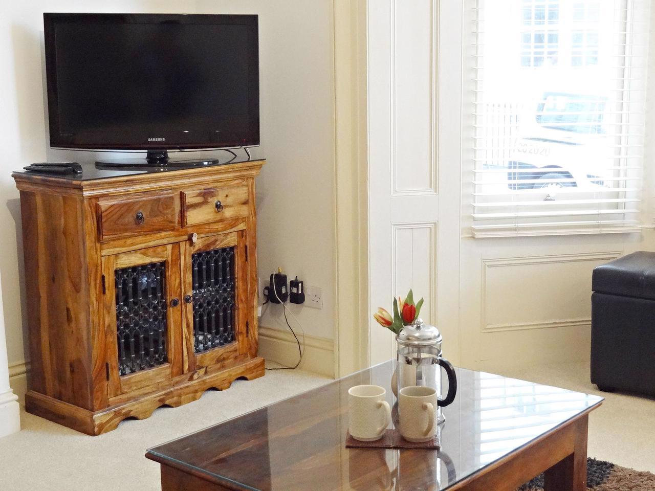 System.Collections.Generic.List`1[BluePillow.Application.SearchEngine.Dto.PhotoDto]?.ElementAt(1)?.Caption