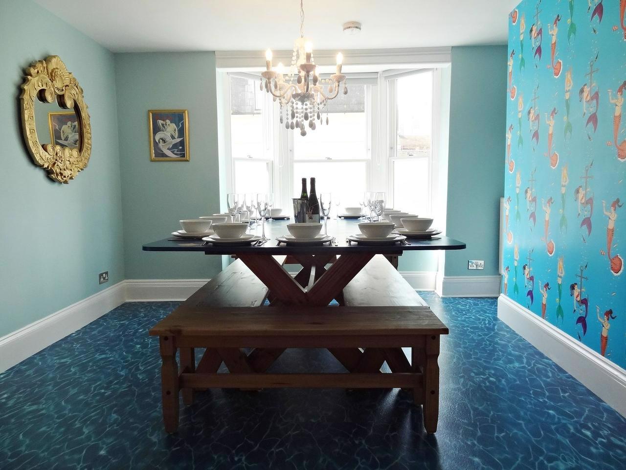 System.Collections.Generic.List`1[BluePillow.Application.SearchEngine.Dto.PhotoDto]?.ElementAt(1)?.Caption