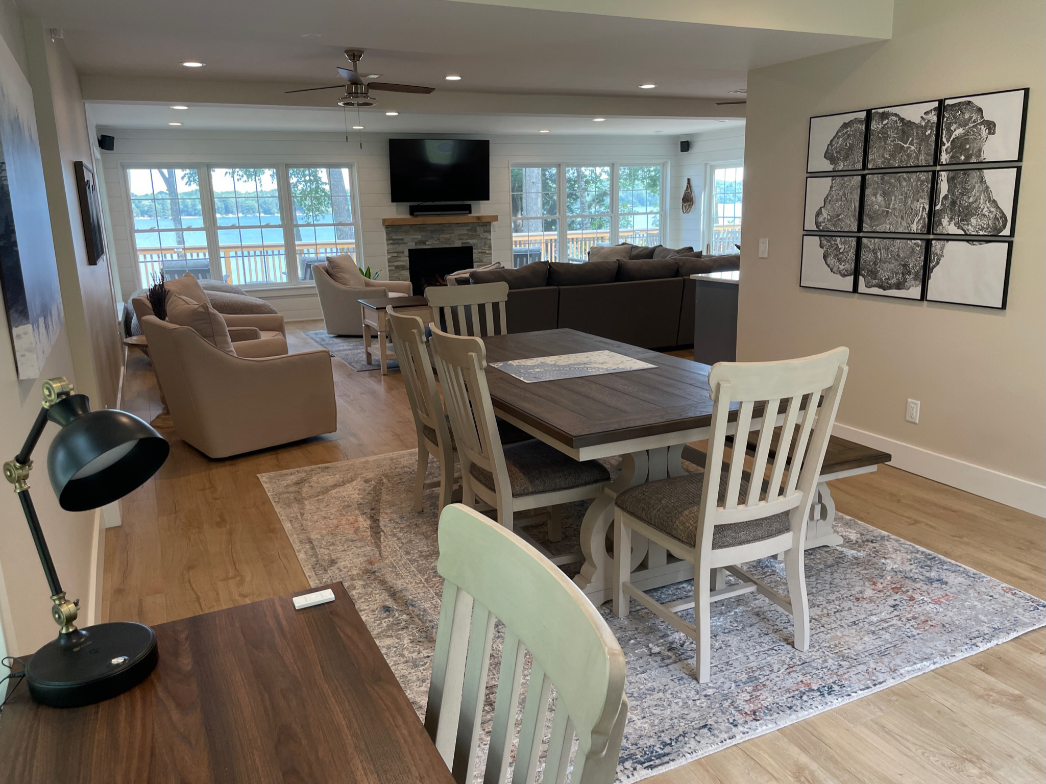 System.Collections.Generic.List`1[BluePillow.Application.SearchEngine.Dto.PhotoDto]?.ElementAt(3)?.Caption