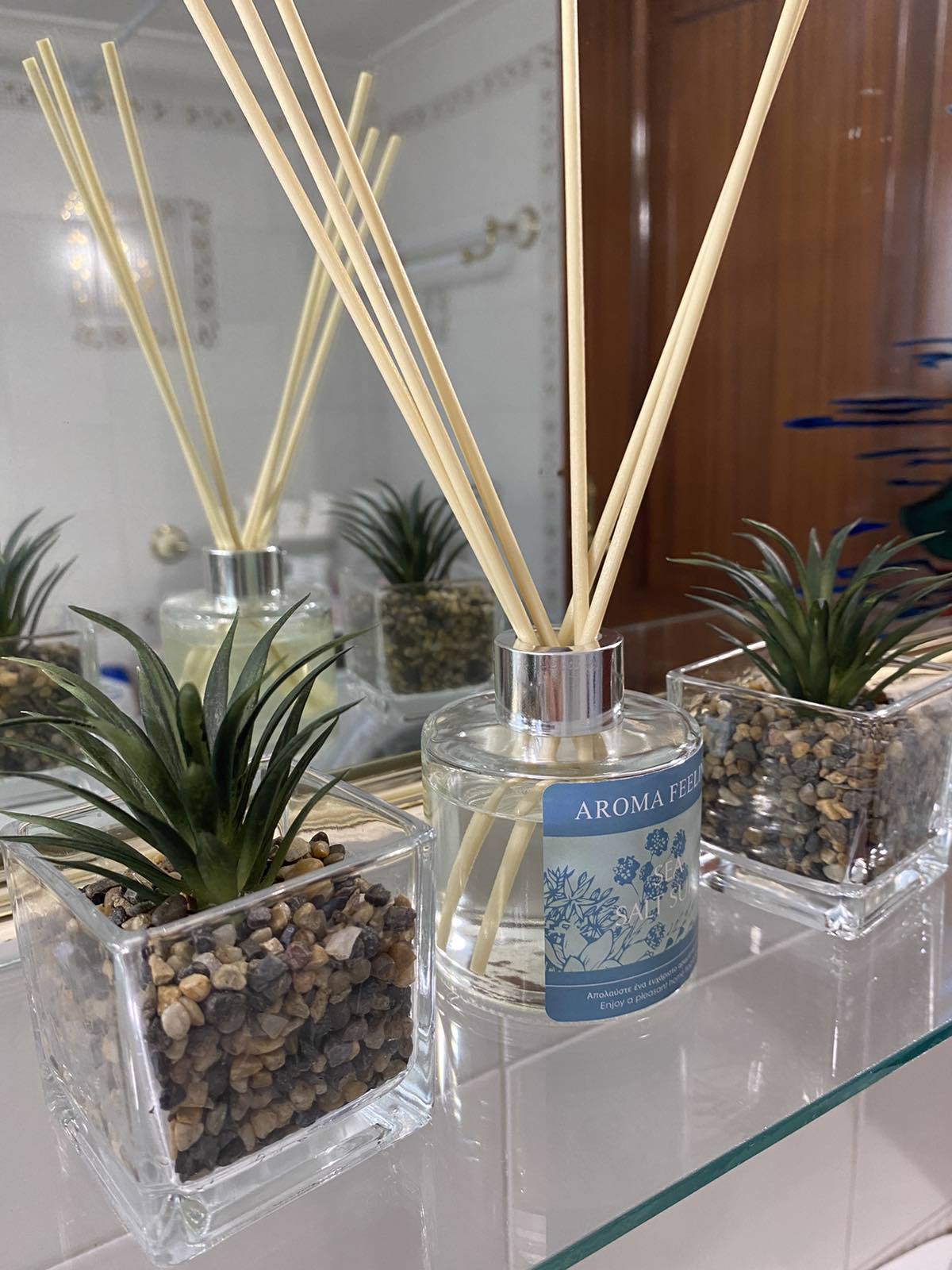 System.Collections.Generic.List`1[BluePillow.Application.SearchEngine.Dto.PhotoDto]?.ElementAt(1)?.Caption