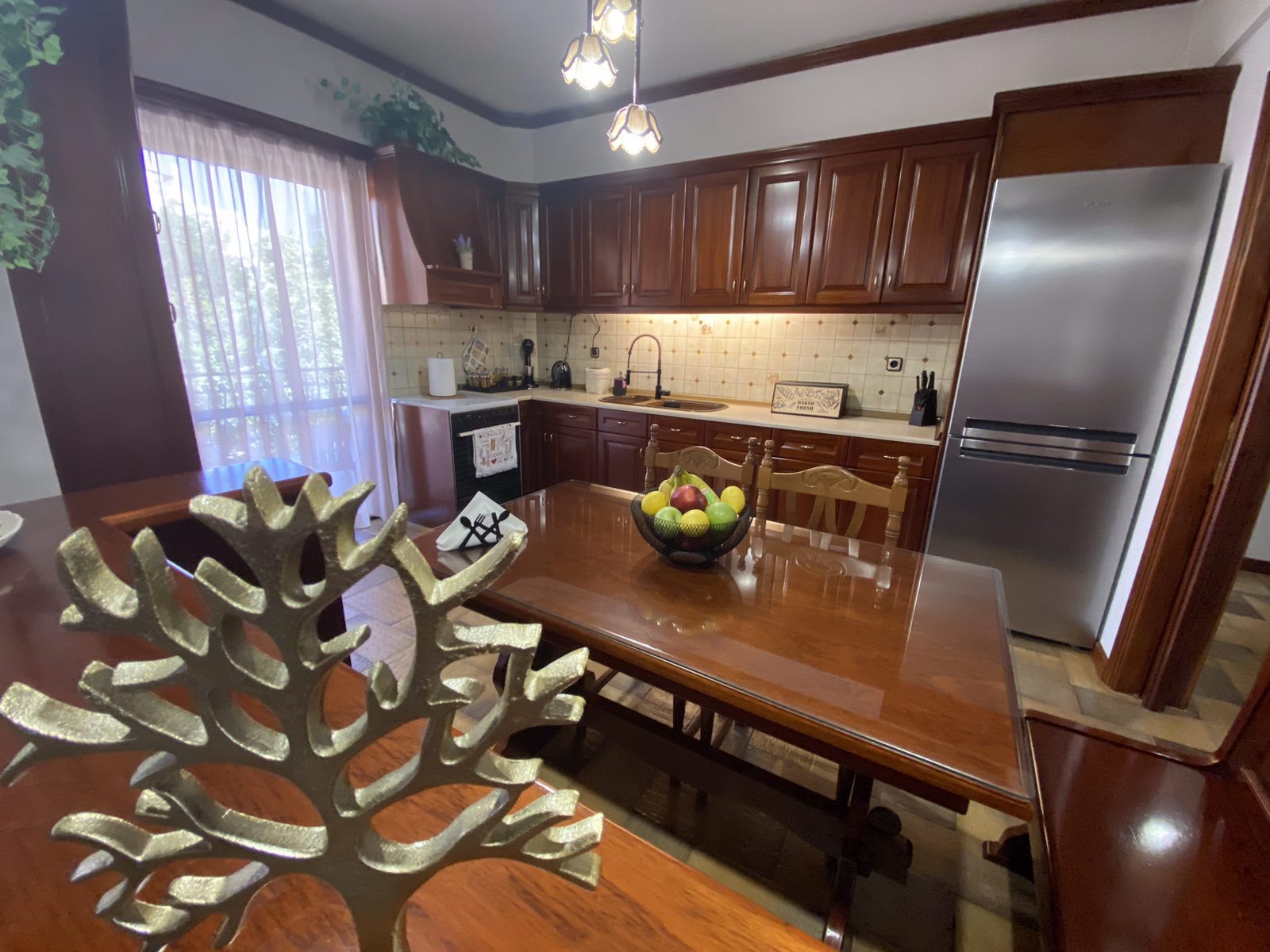 System.Collections.Generic.List`1[BluePillow.Application.SearchEngine.Dto.PhotoDto]?.ElementAt(0)?.Caption