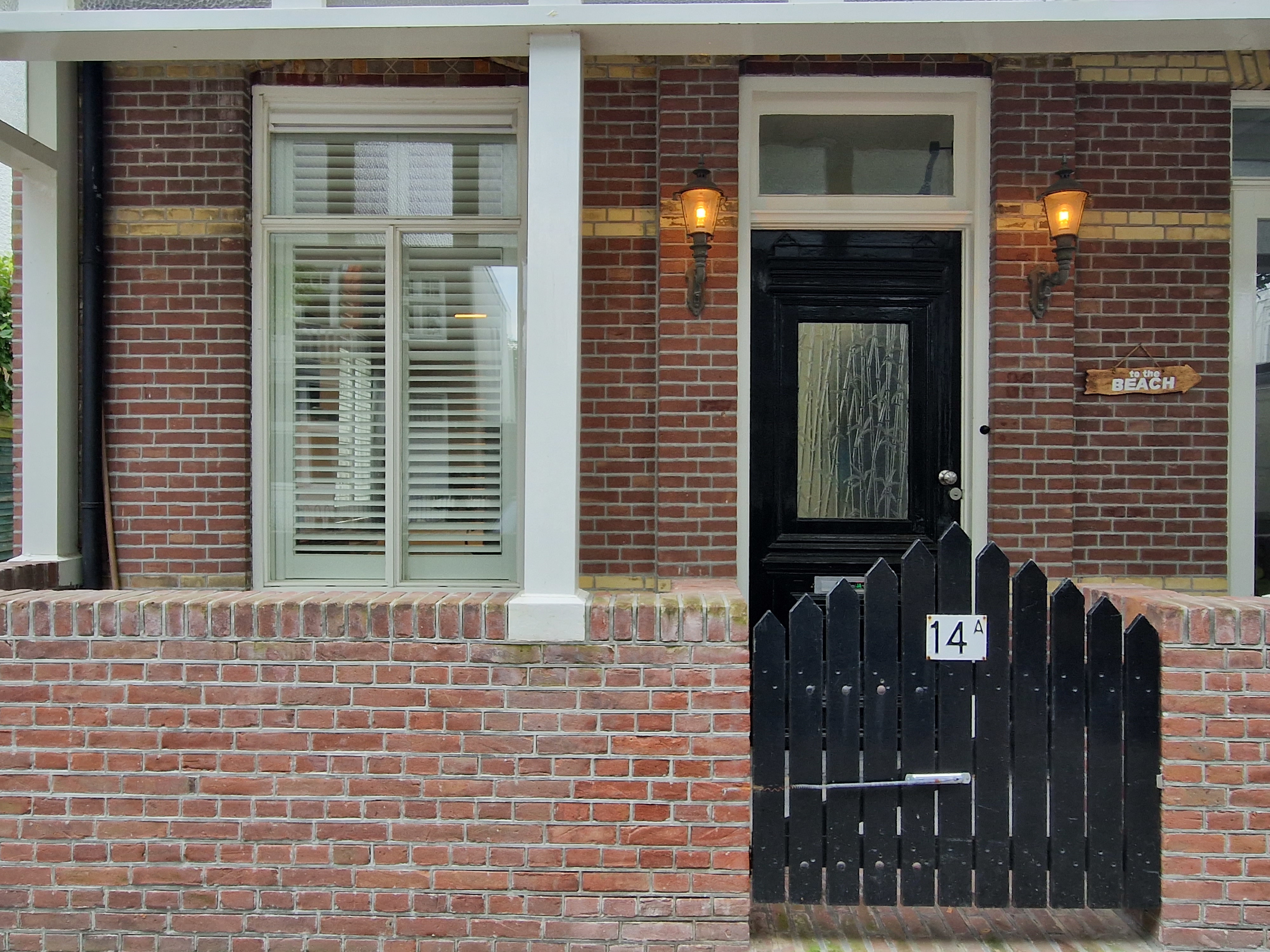 System.Collections.Generic.List`1[BluePillow.Application.SearchEngine.Dto.PhotoDto]?.ElementAt(1)?.Caption