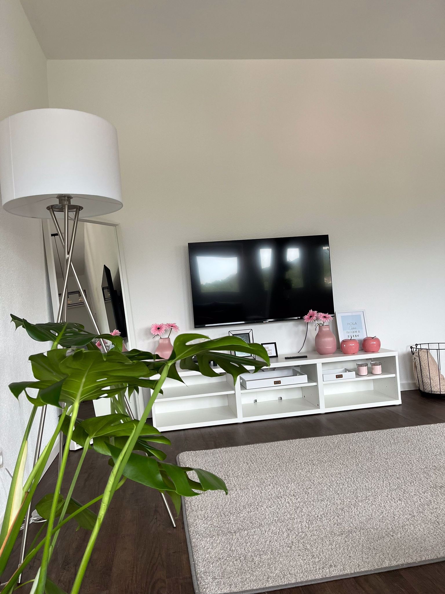 System.Collections.Generic.List`1[BluePillow.Application.SearchEngine.Dto.PhotoDto]?.ElementAt(1)?.Caption