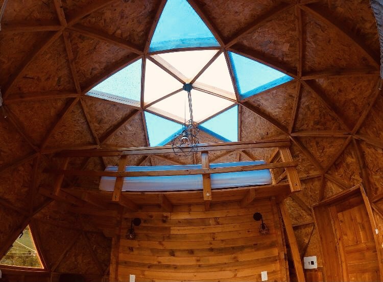 System.Collections.Generic.List`1[BluePillow.Application.SearchEngine.Dto.PhotoDto]?.ElementAt(1)?.Caption