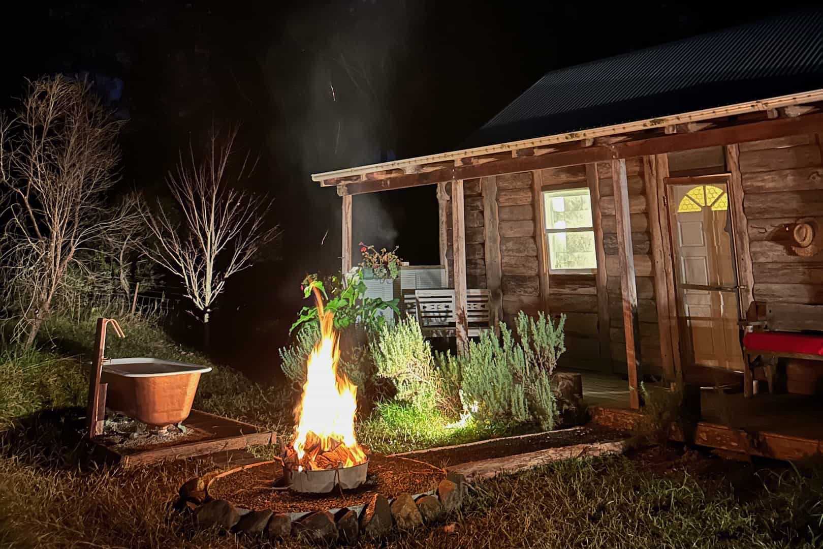 System.Collections.Generic.List`1[BluePillow.Application.SearchEngine.Dto.PhotoDto]?.ElementAt(0)?.Caption