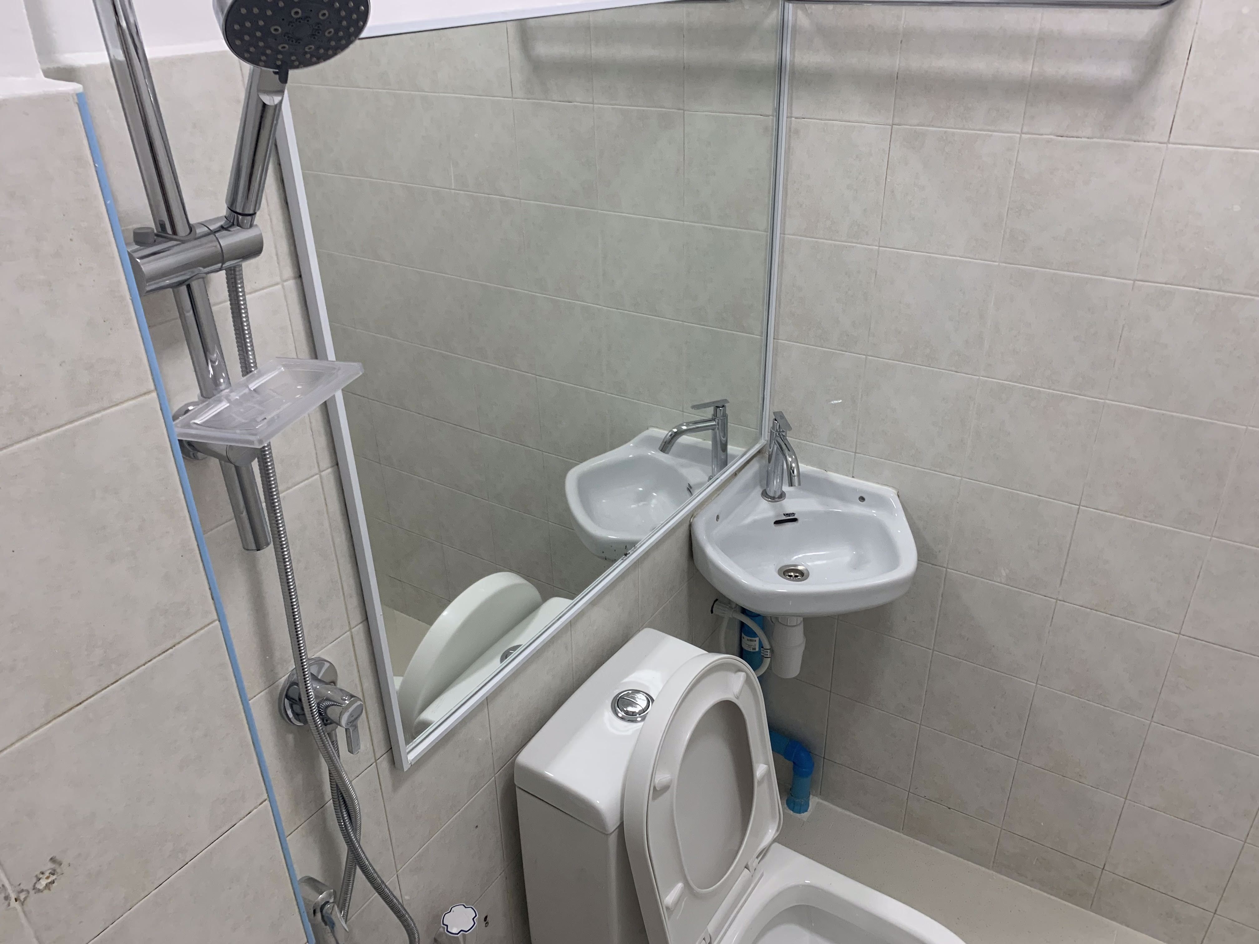 System.Collections.Generic.List`1[BluePillow.Application.SearchEngine.Dto.PhotoDto]?.ElementAt(3)?.Caption